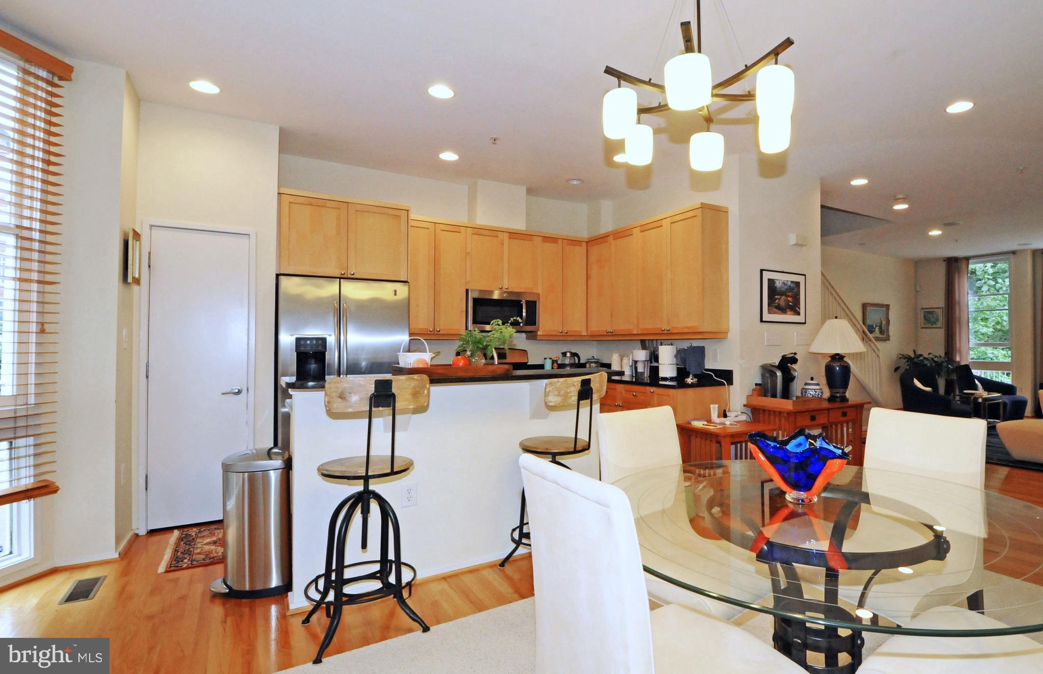 18 WEST - Residential Lease