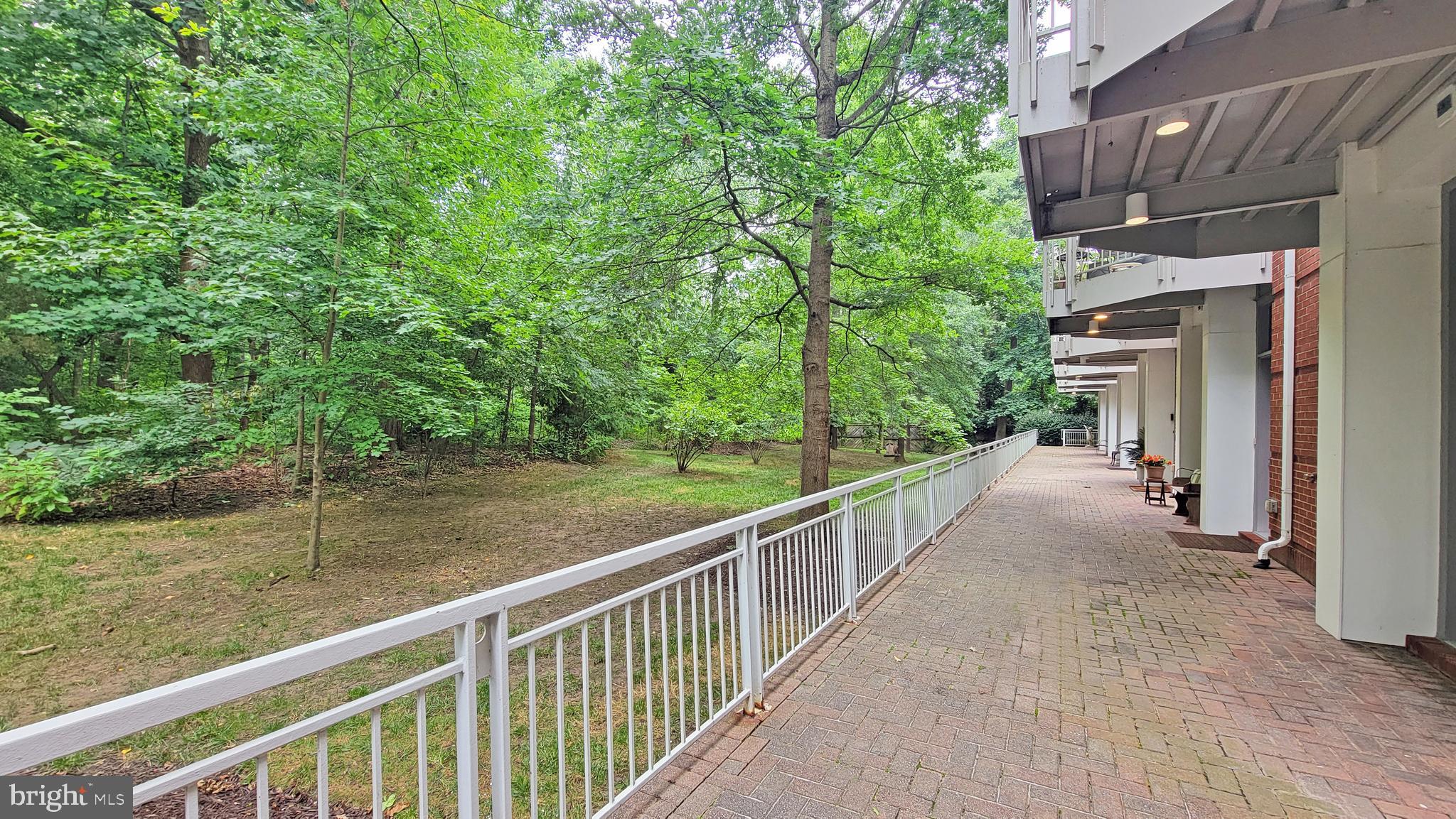 18 WEST - Residential Lease