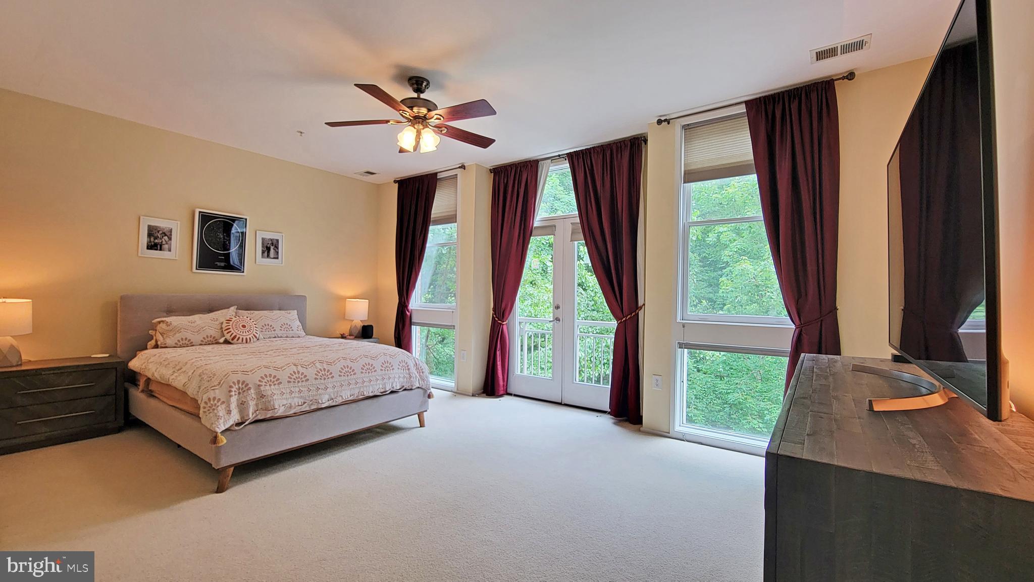 18 WEST - Residential Lease