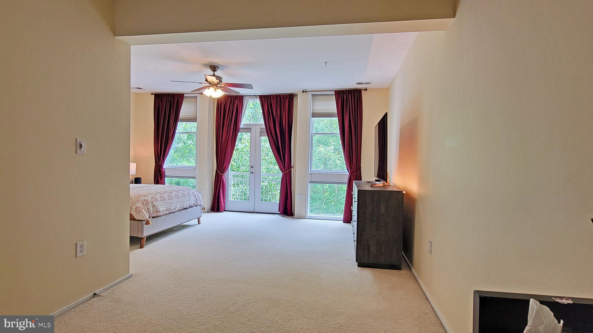 18 WEST - Residential Lease