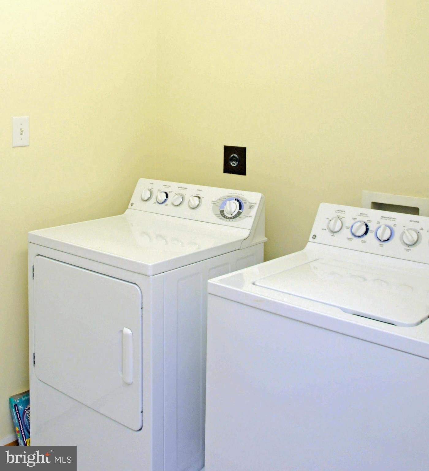 18 WEST - Residential Lease