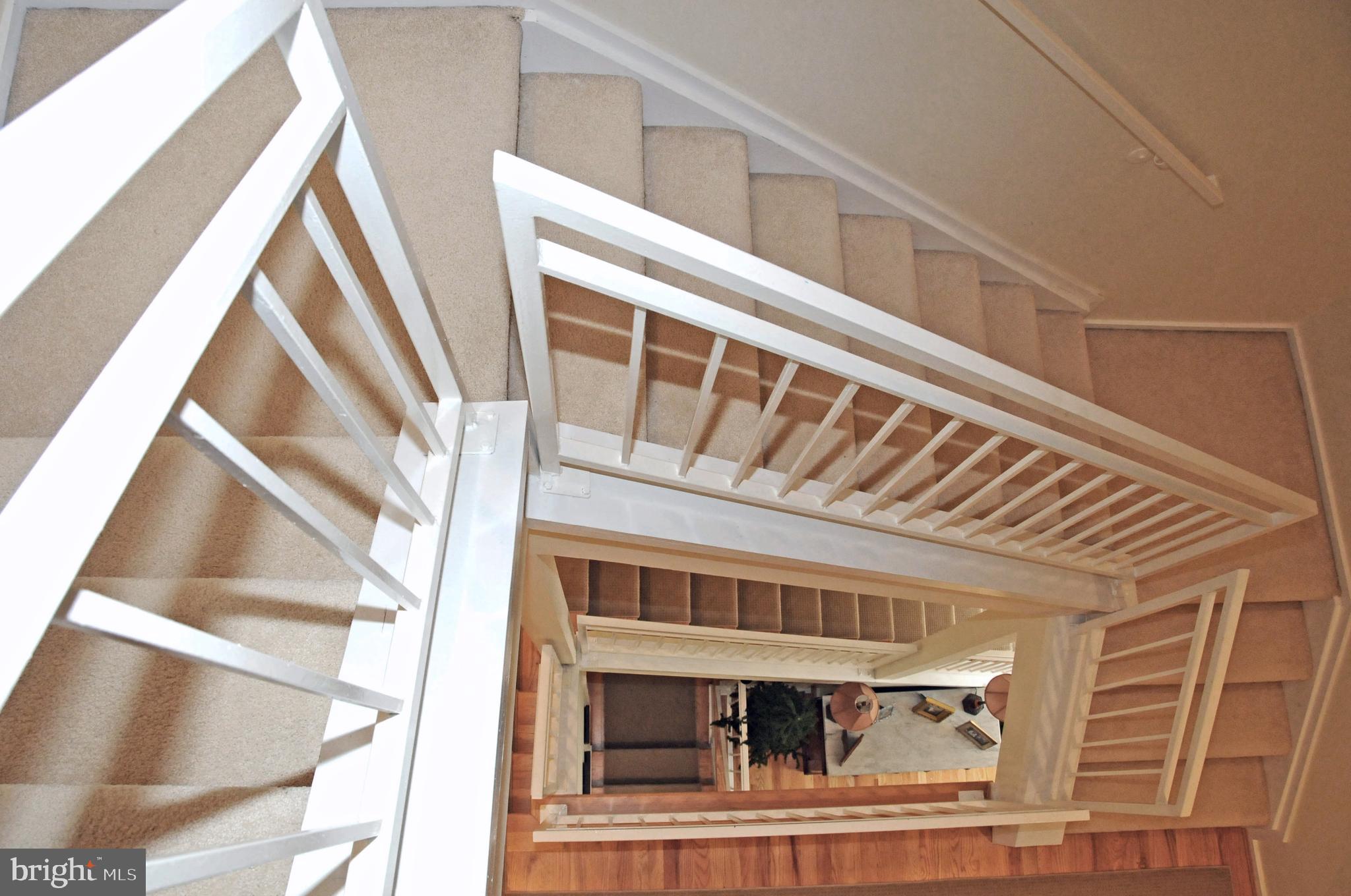 18 WEST - Residential Lease