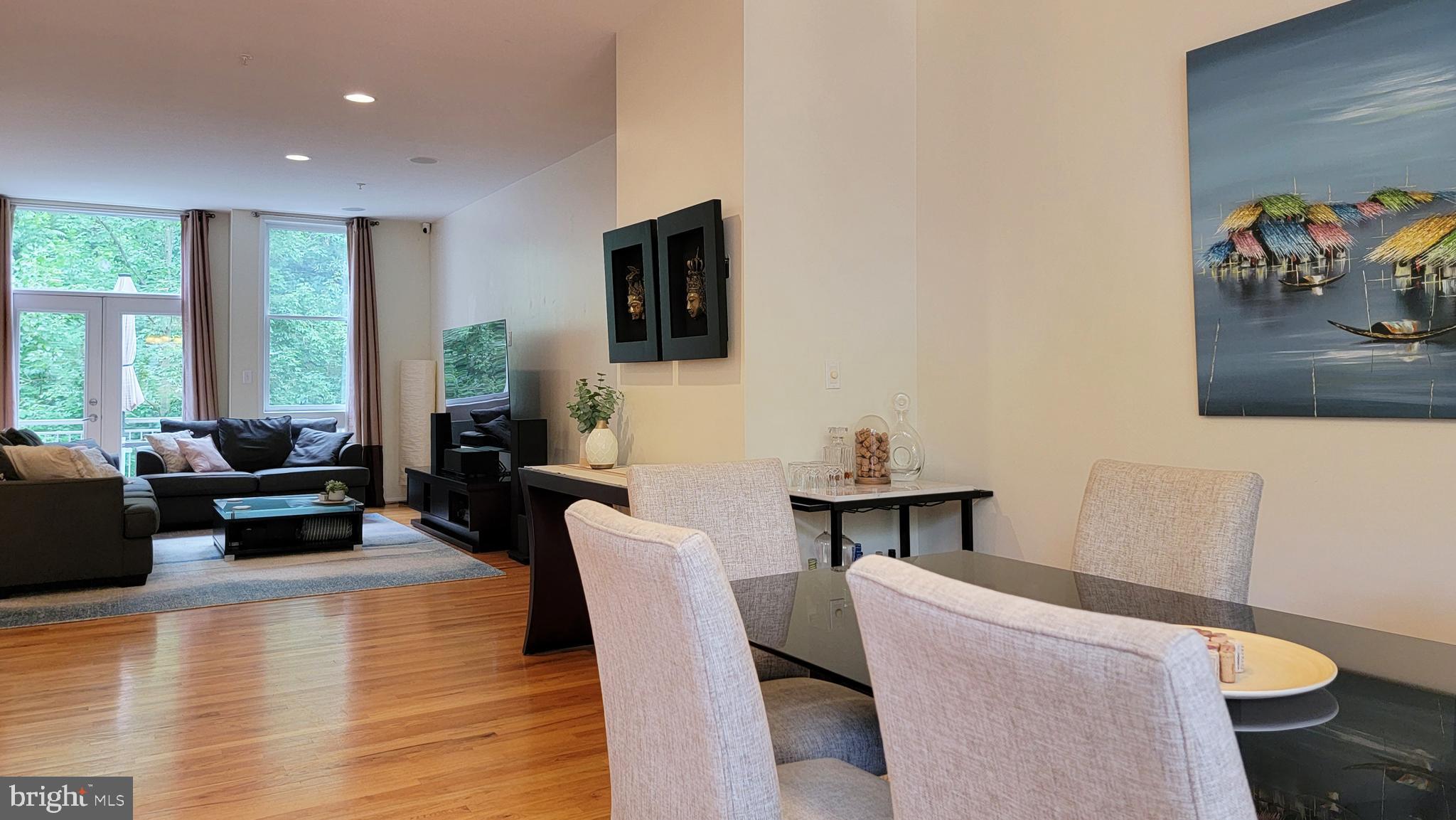 18 WEST - Residential Lease