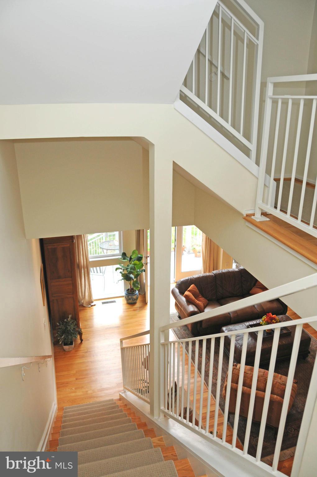 18 WEST - Residential Lease