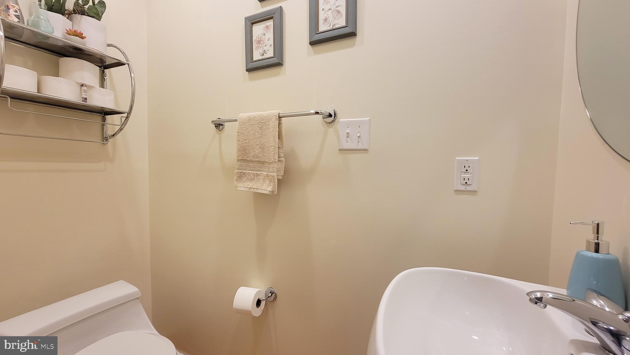 18 WEST - Residential Lease