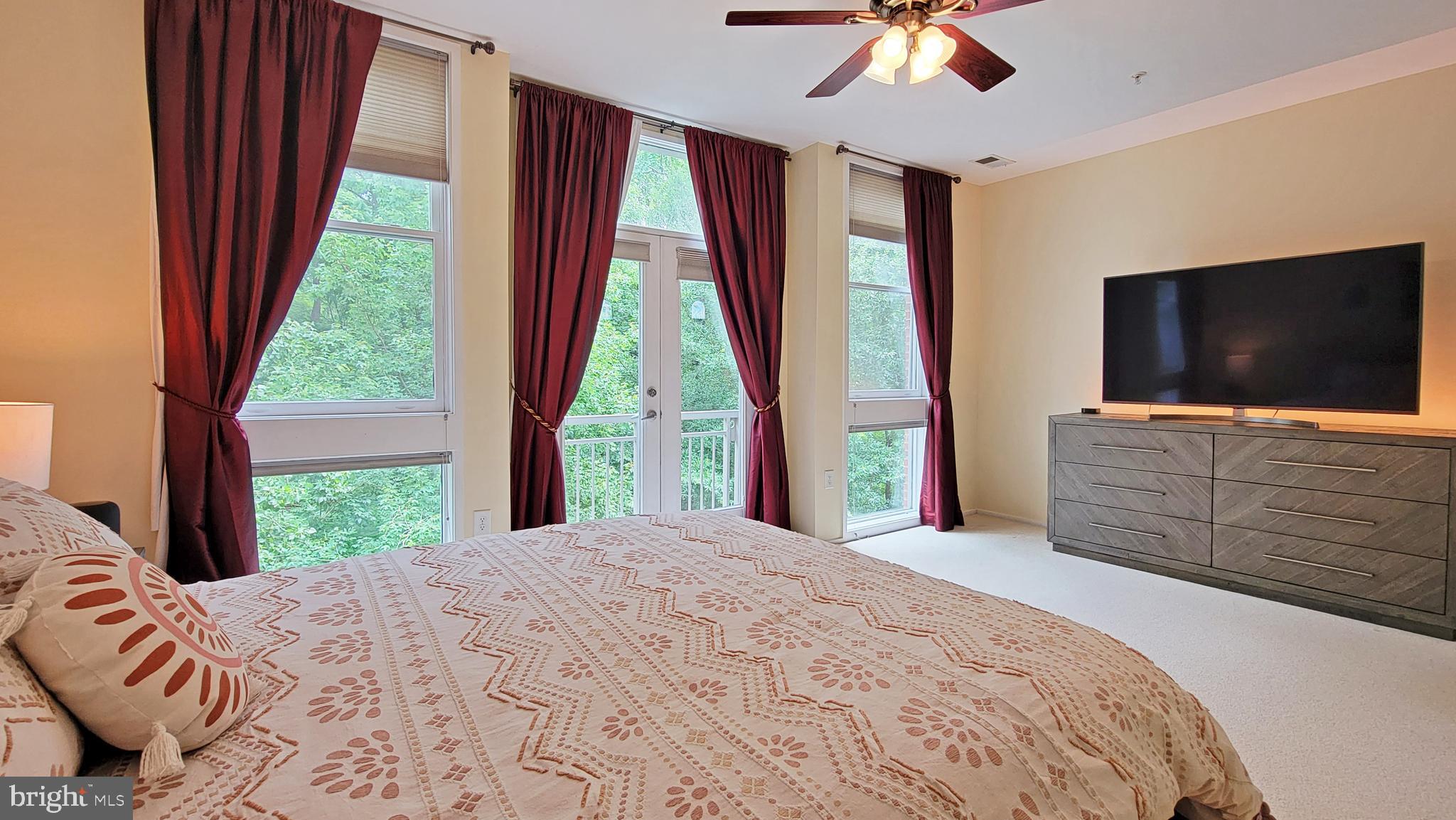 18 WEST - Residential Lease