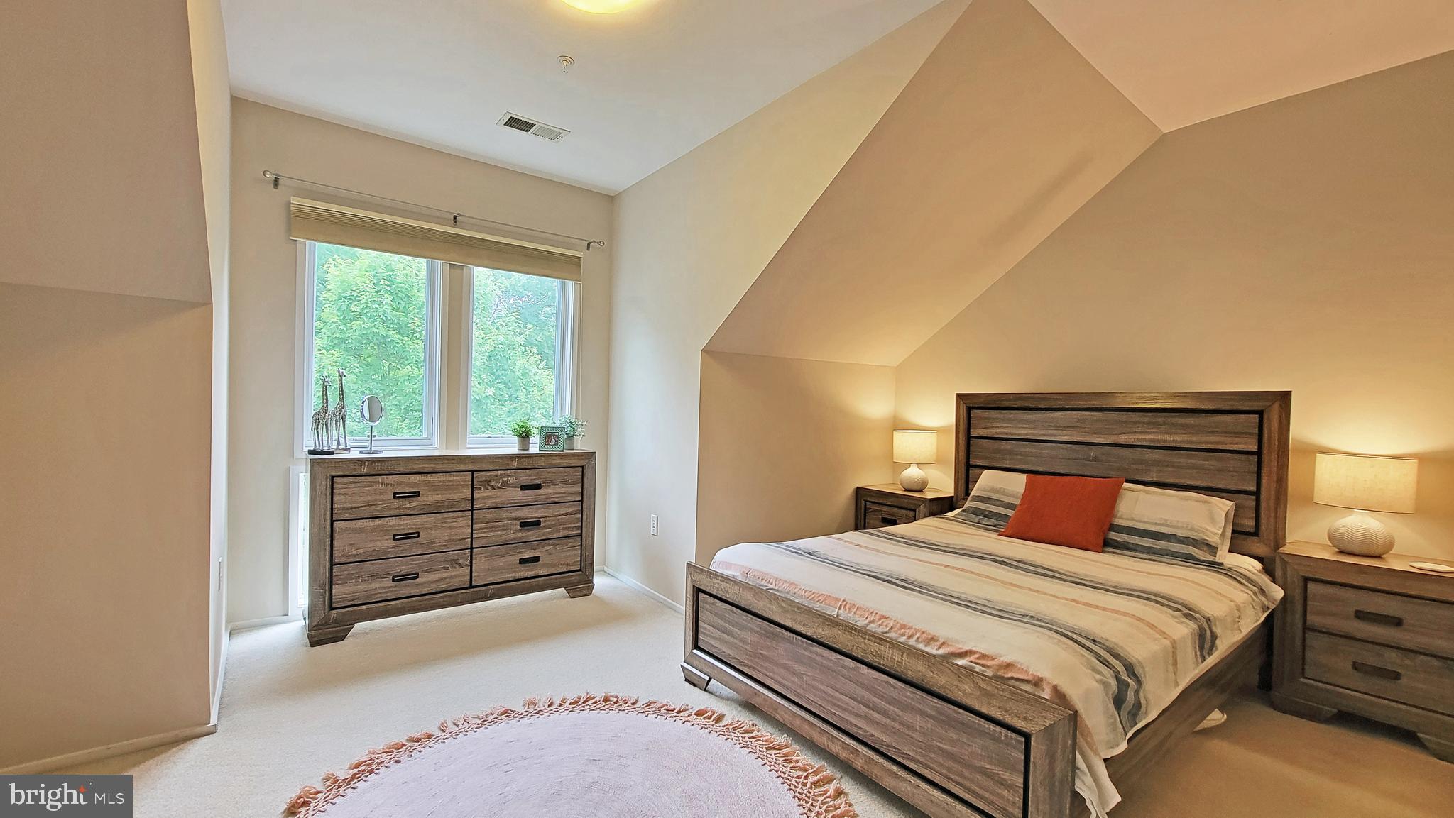 18 WEST - Residential Lease