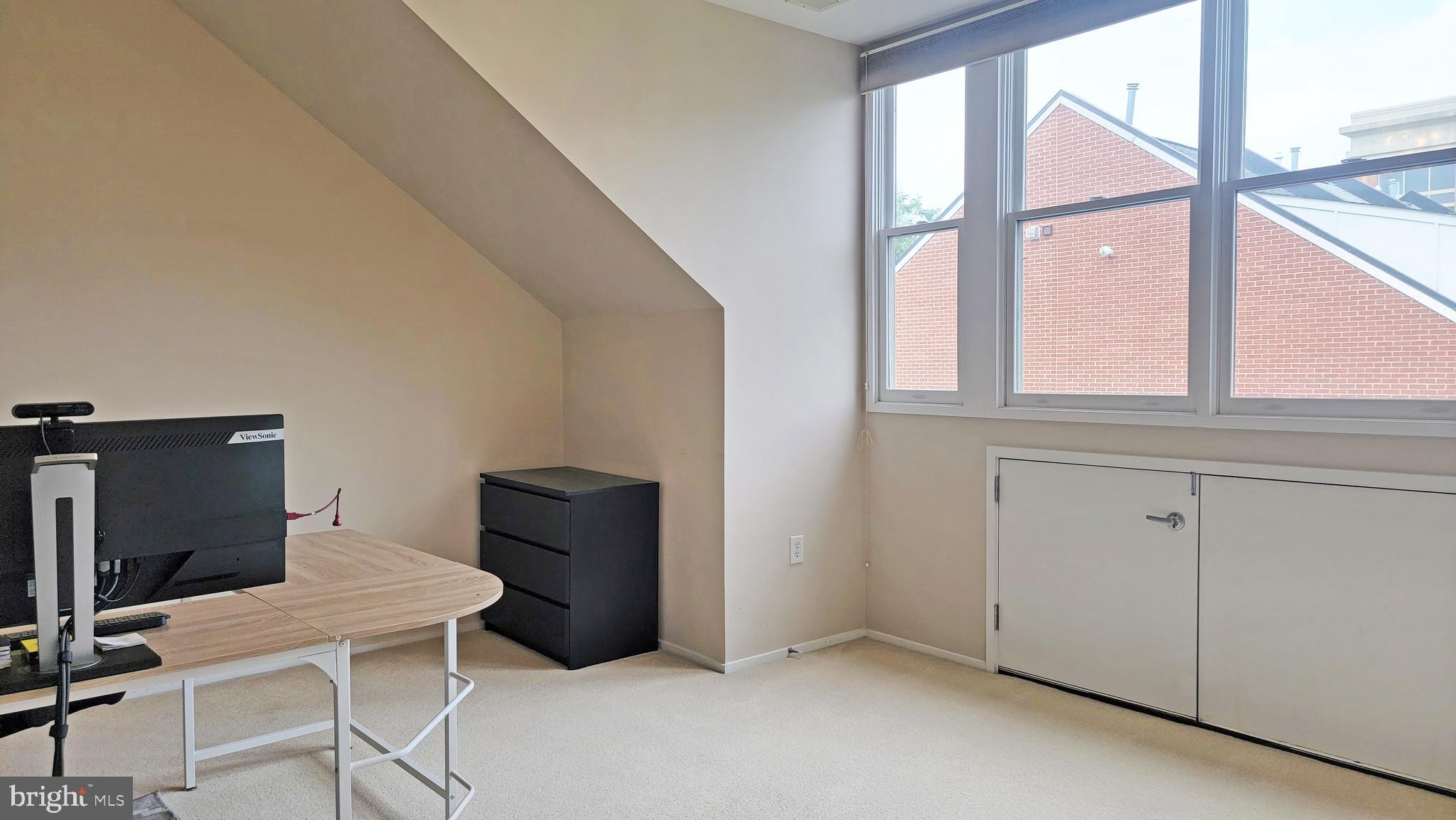 18 WEST - Residential Lease