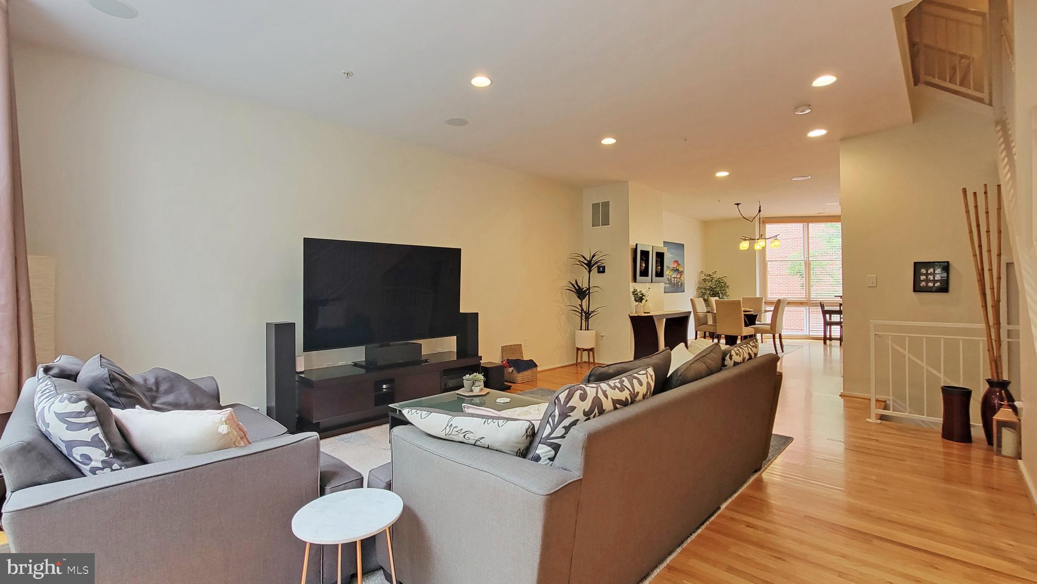 18 WEST - Residential Lease