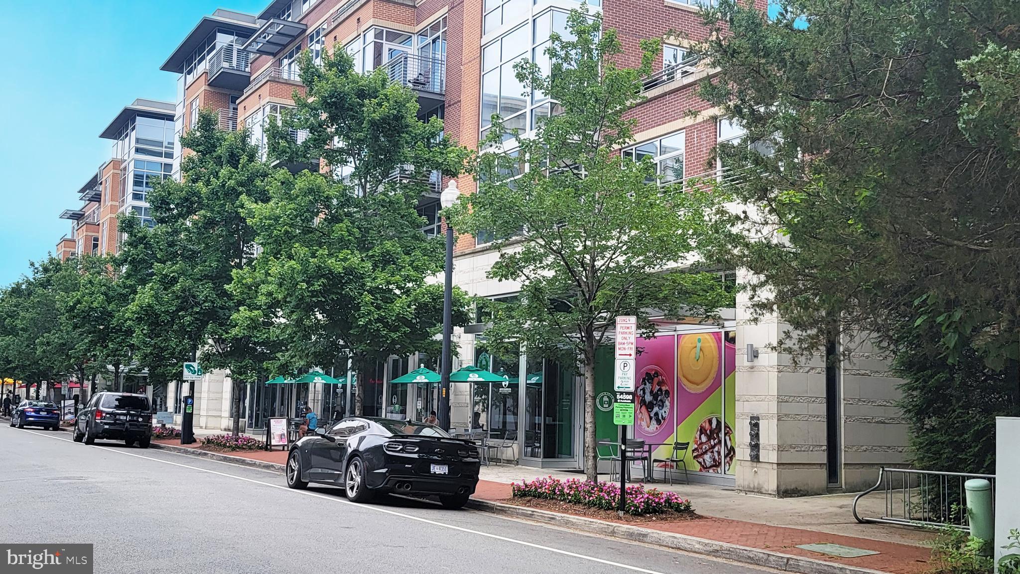 18 WEST - Residential Lease