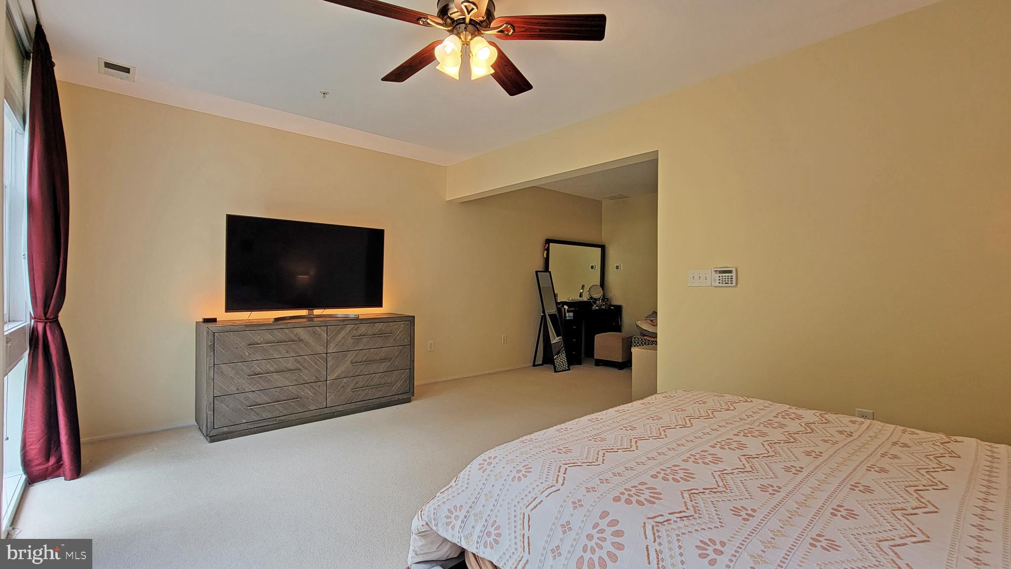 18 WEST - Residential Lease