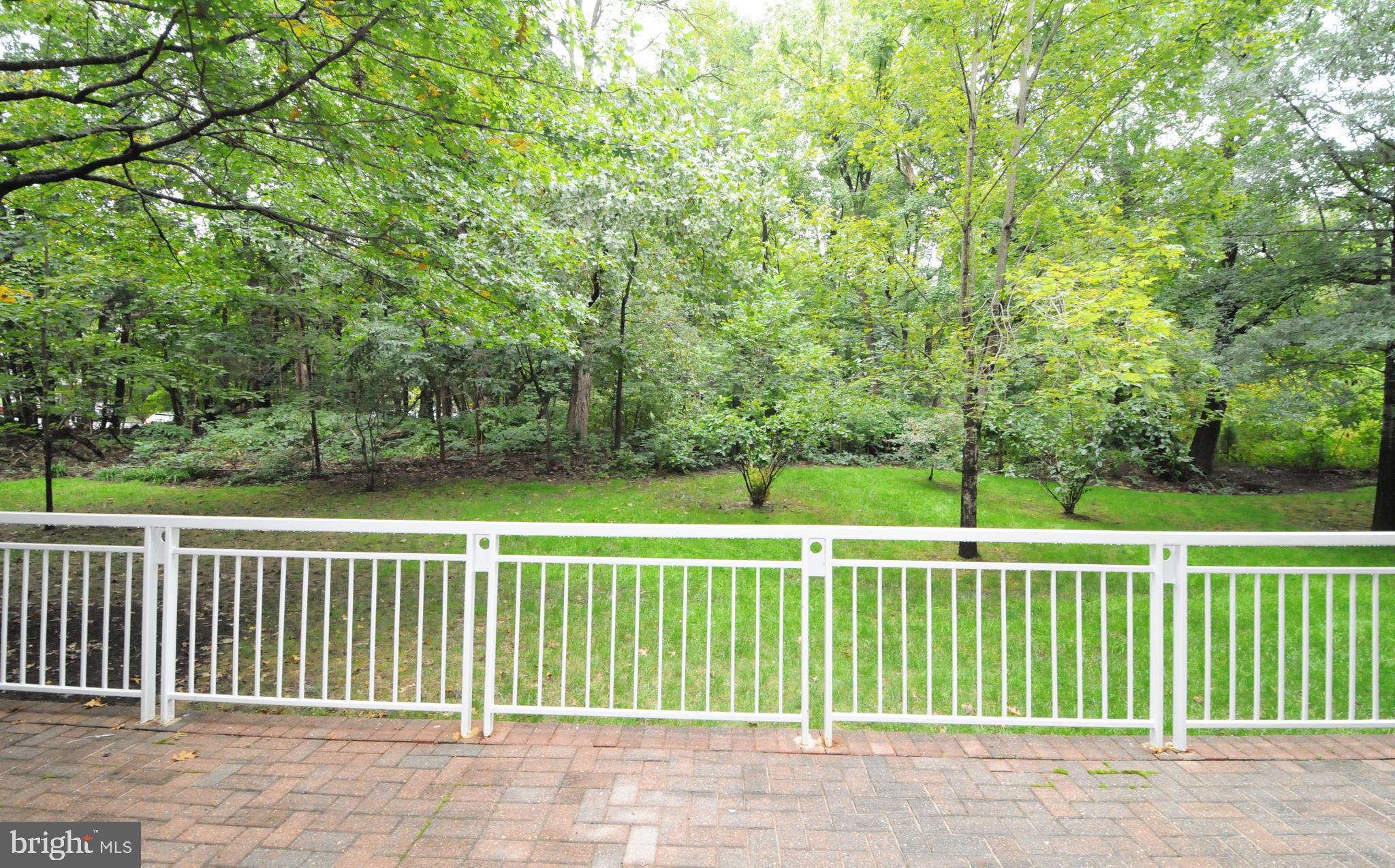 18 WEST - Residential Lease