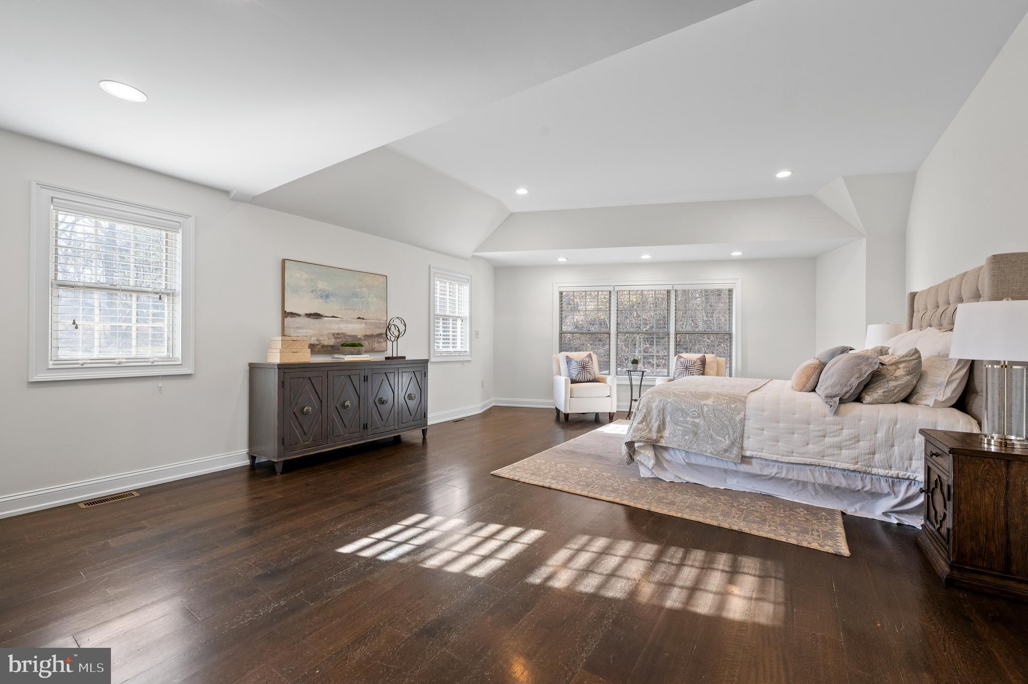 RADNOR HUNT - Residential