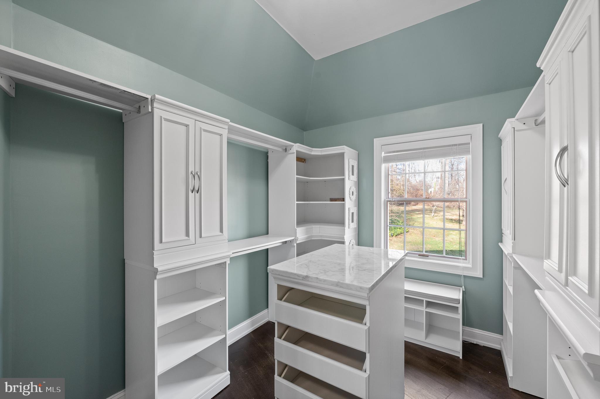 RADNOR HUNT - Residential