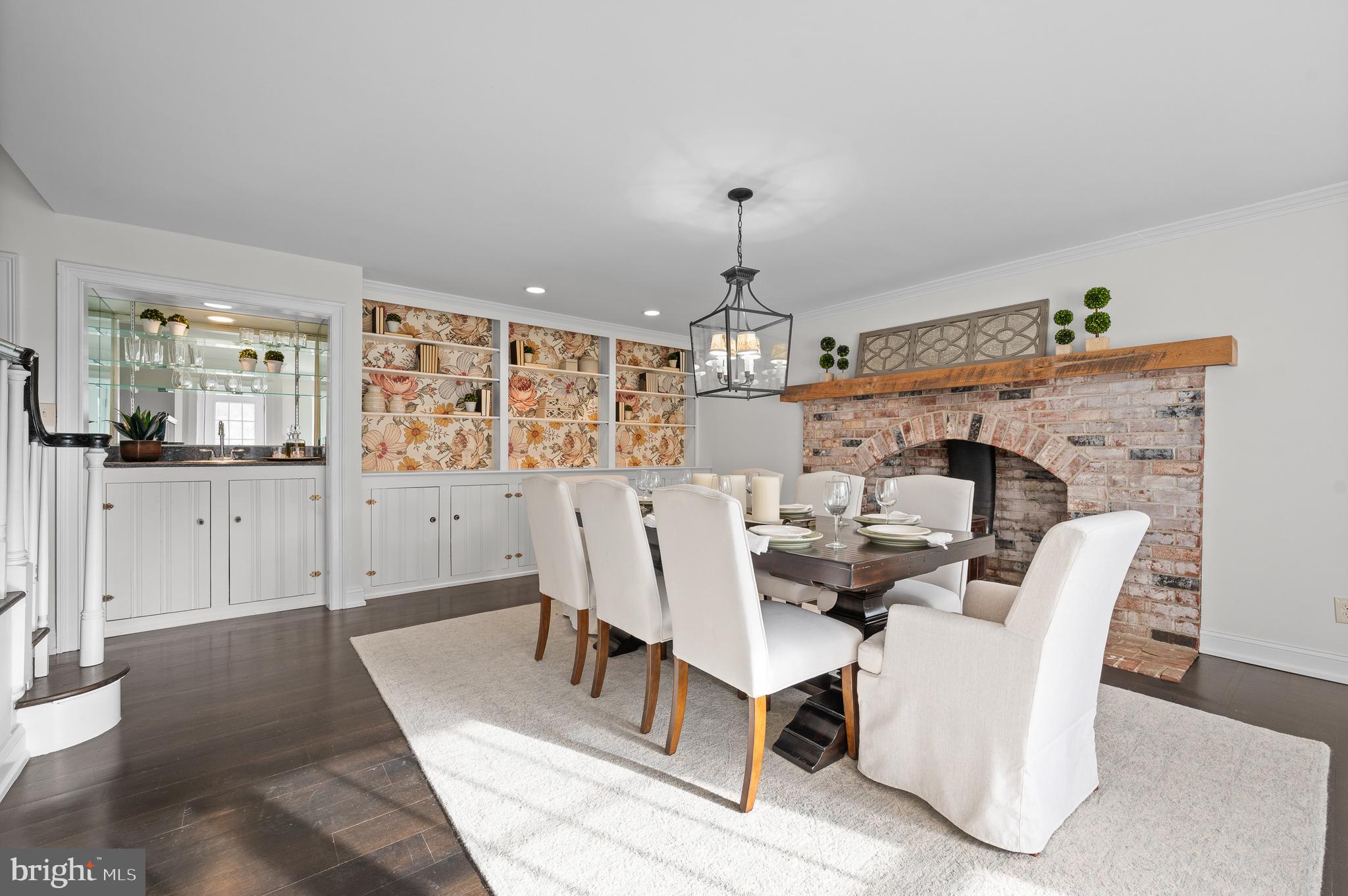 RADNOR HUNT - Residential