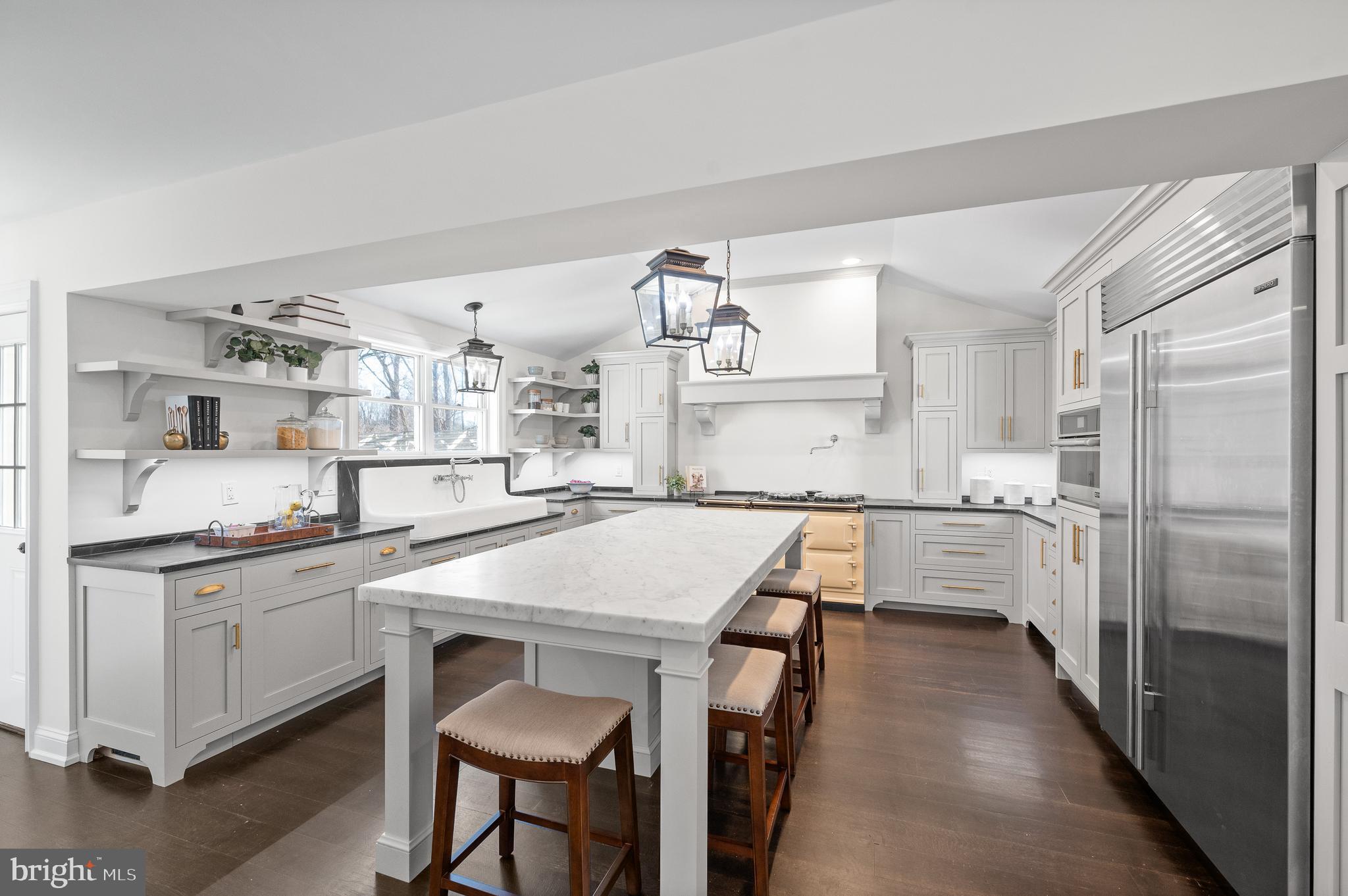 RADNOR HUNT - Residential