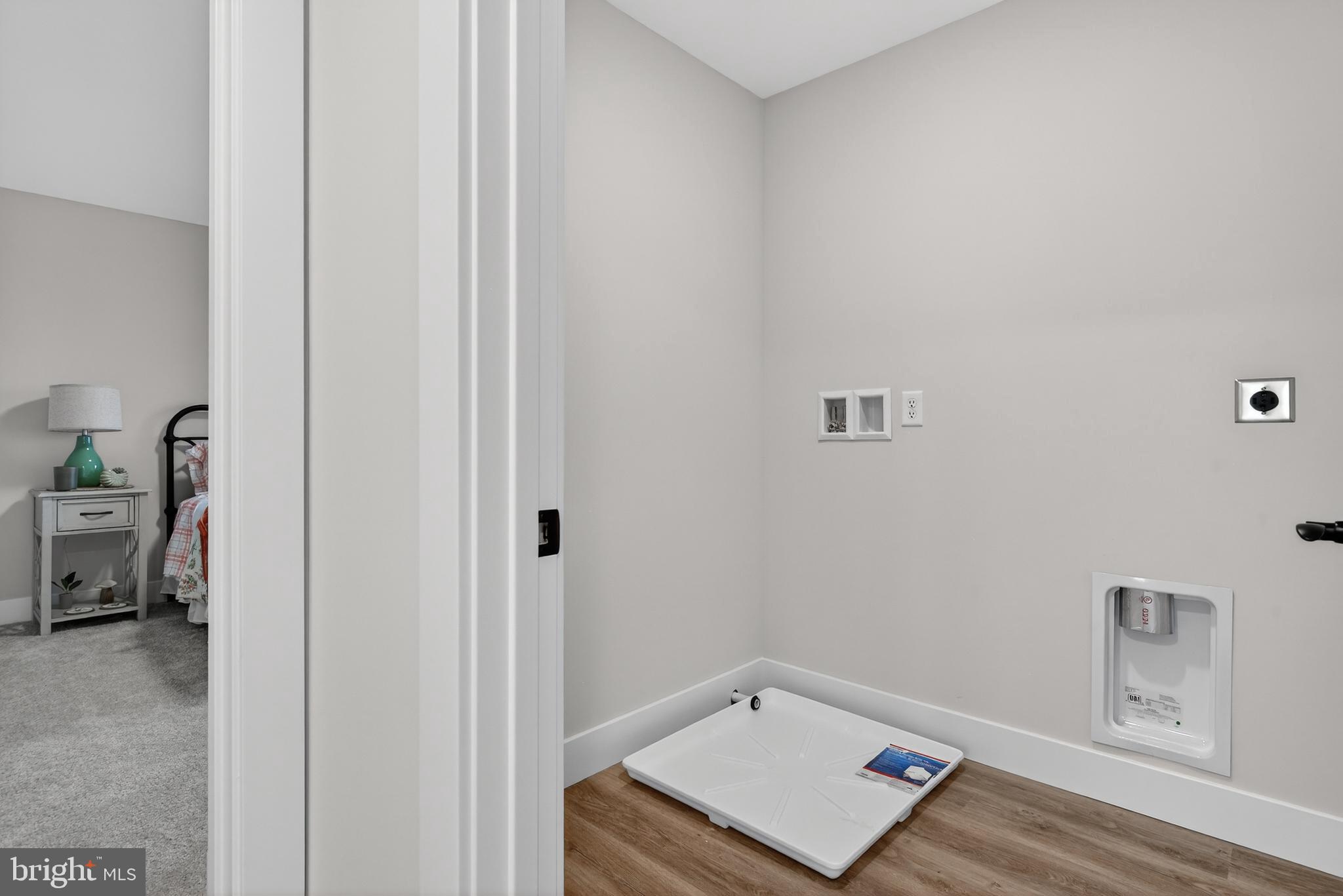 RIVER RIDGE HILLS - Residential