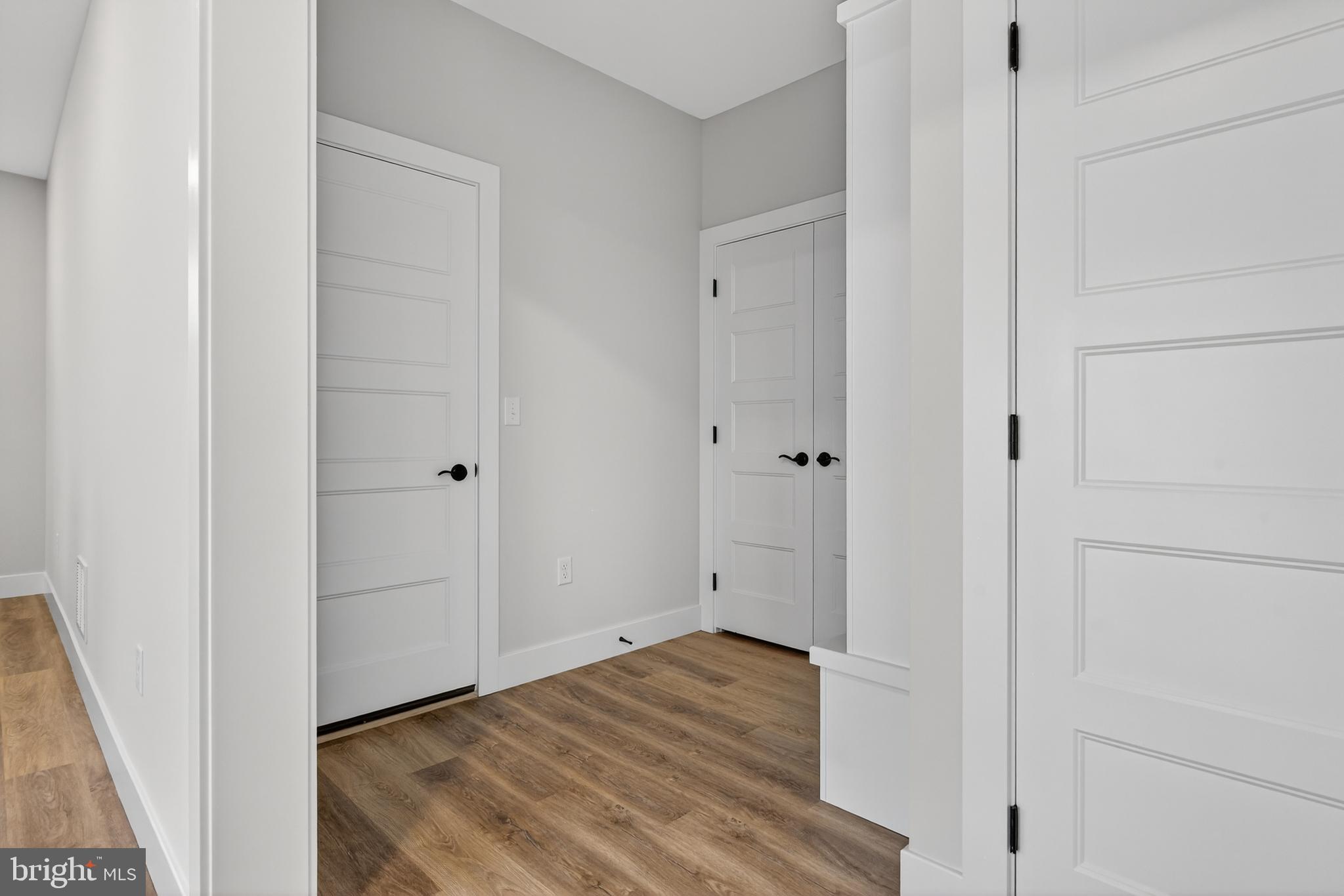 RIVER RIDGE HILLS - Residential