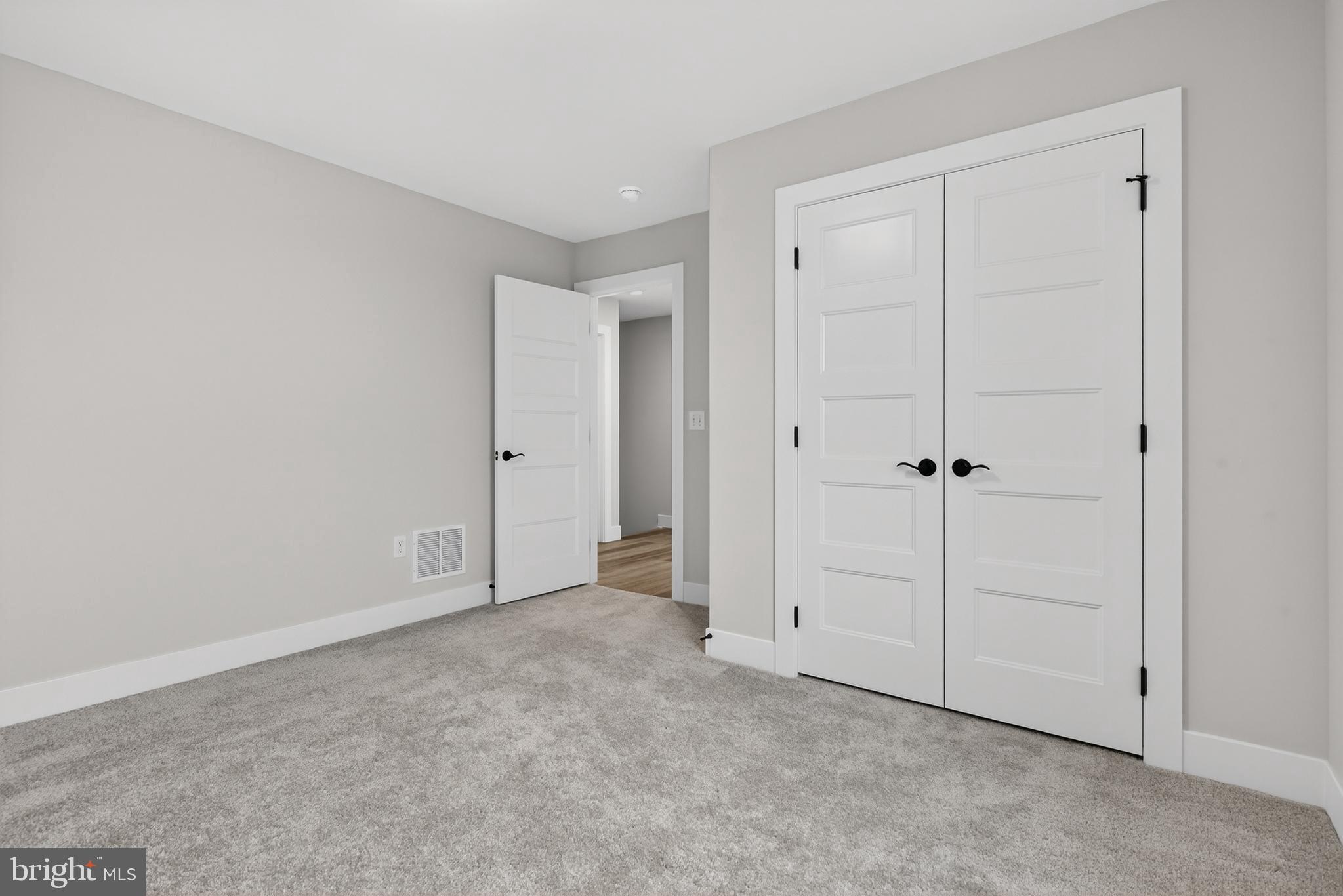 RIVER RIDGE HILLS - Residential