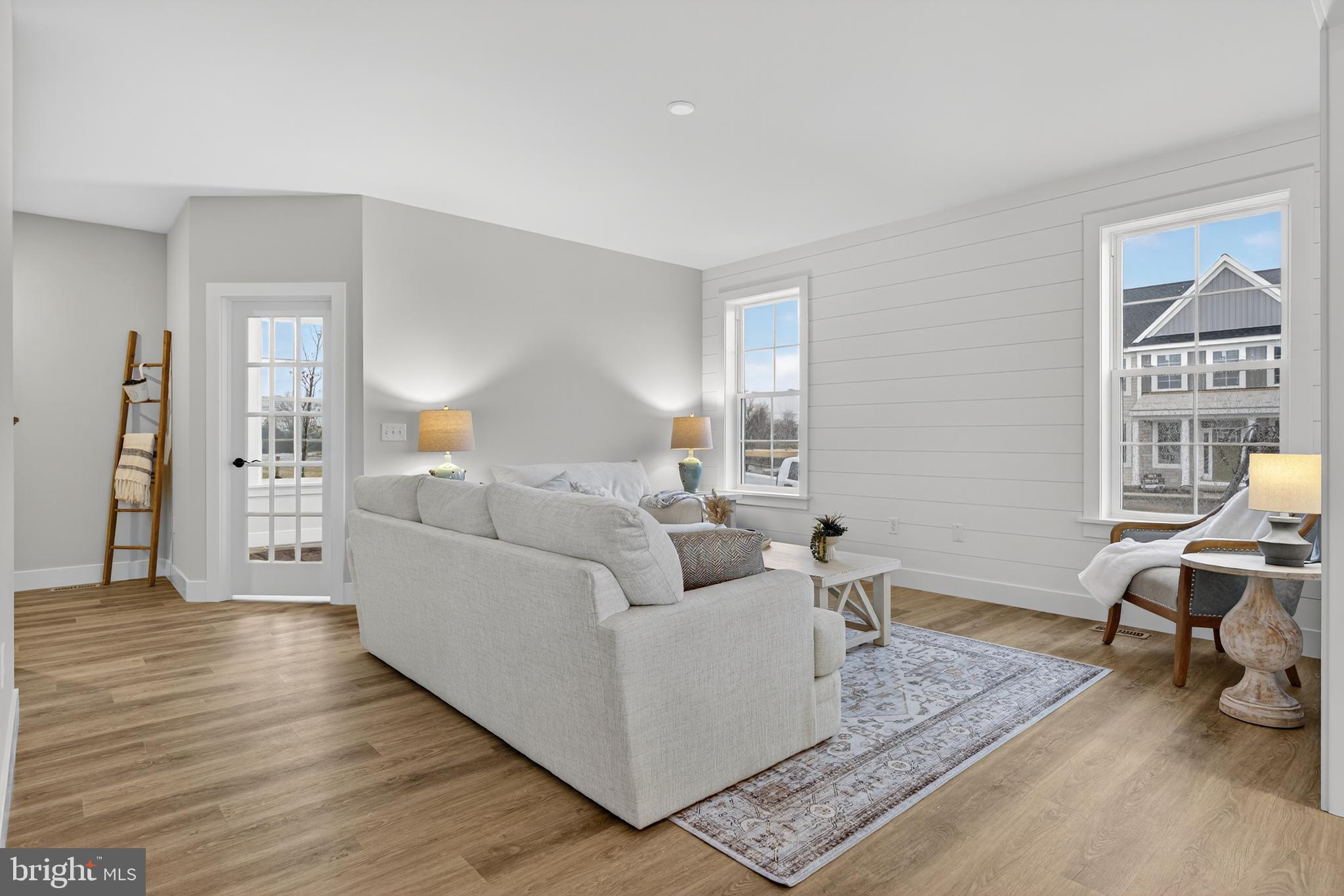 RIVER RIDGE HILLS - Residential