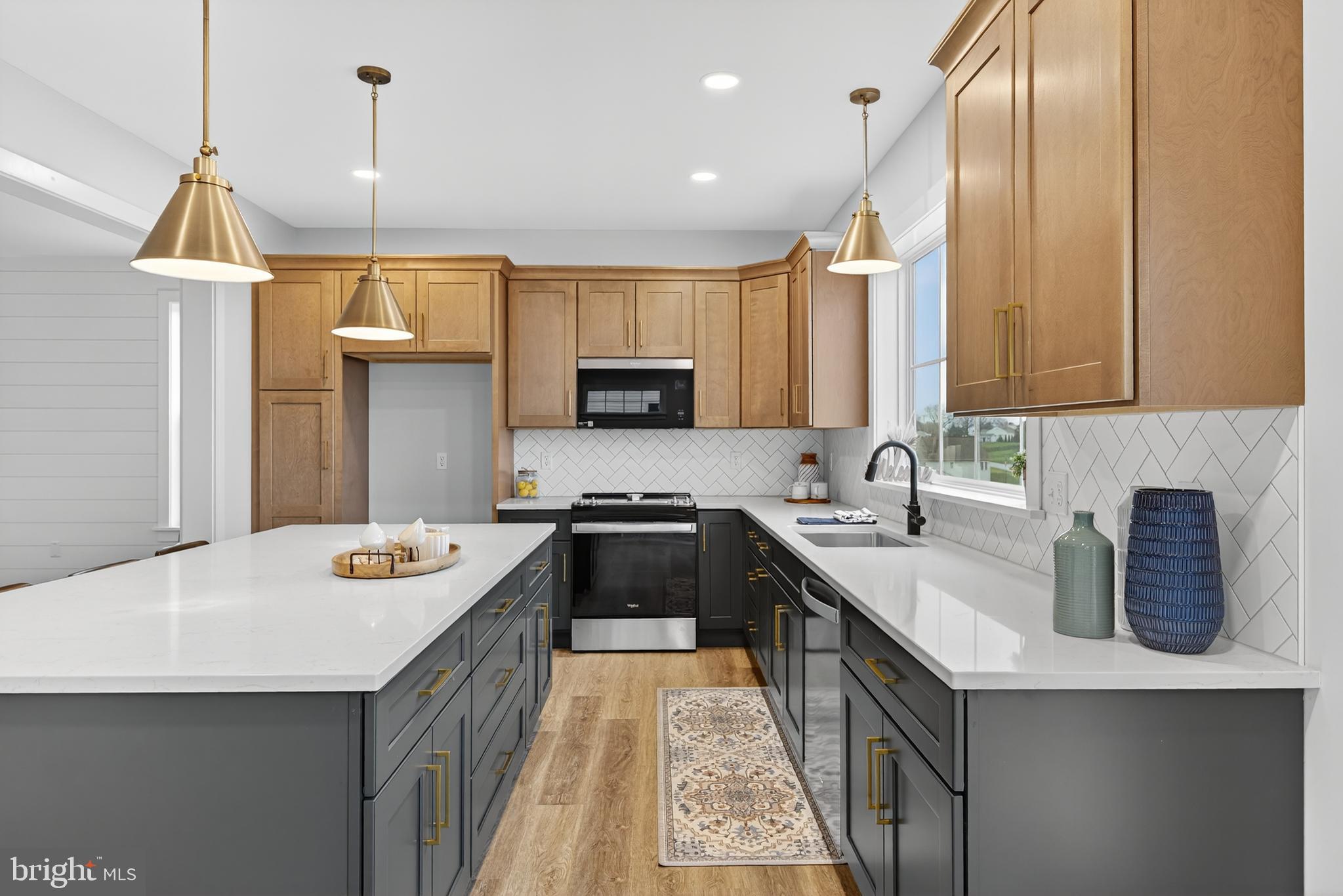 RIVER RIDGE HILLS - Residential