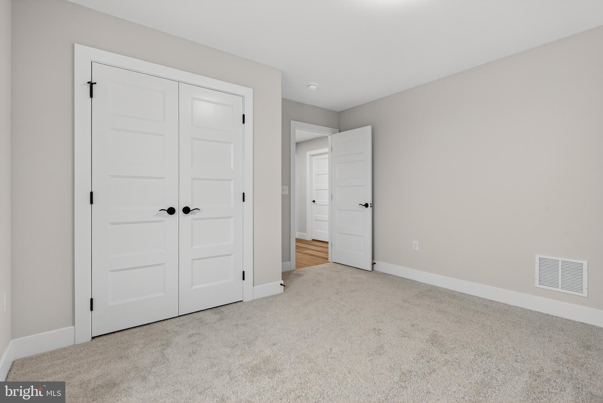 RIVER RIDGE HILLS - Residential