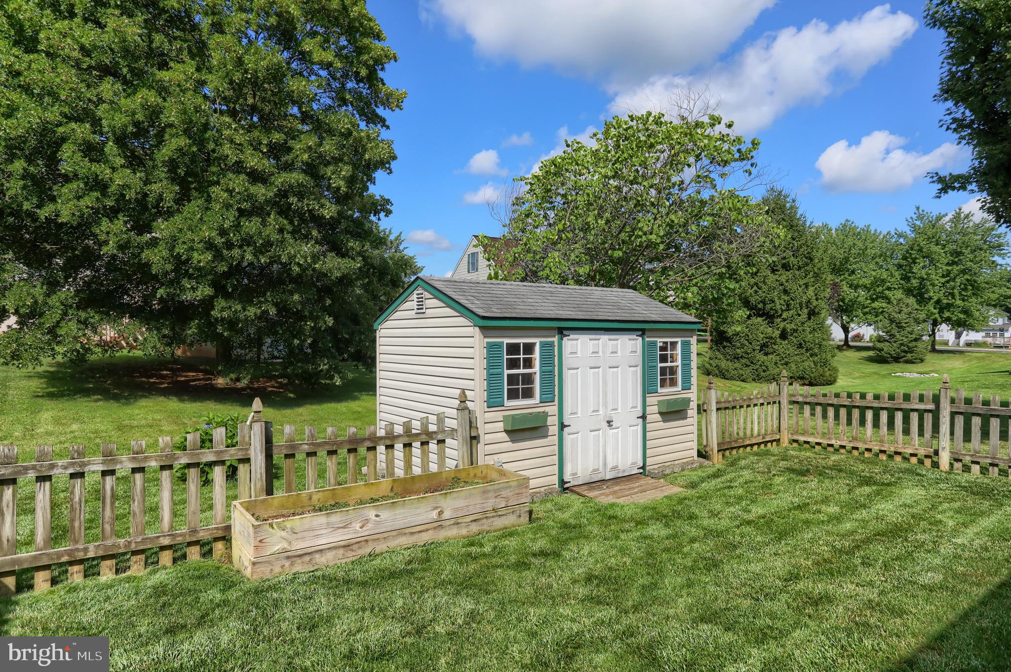 THE OAKS - Residential