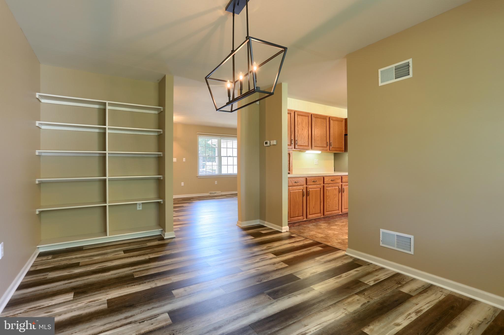 THE OAKS - Residential