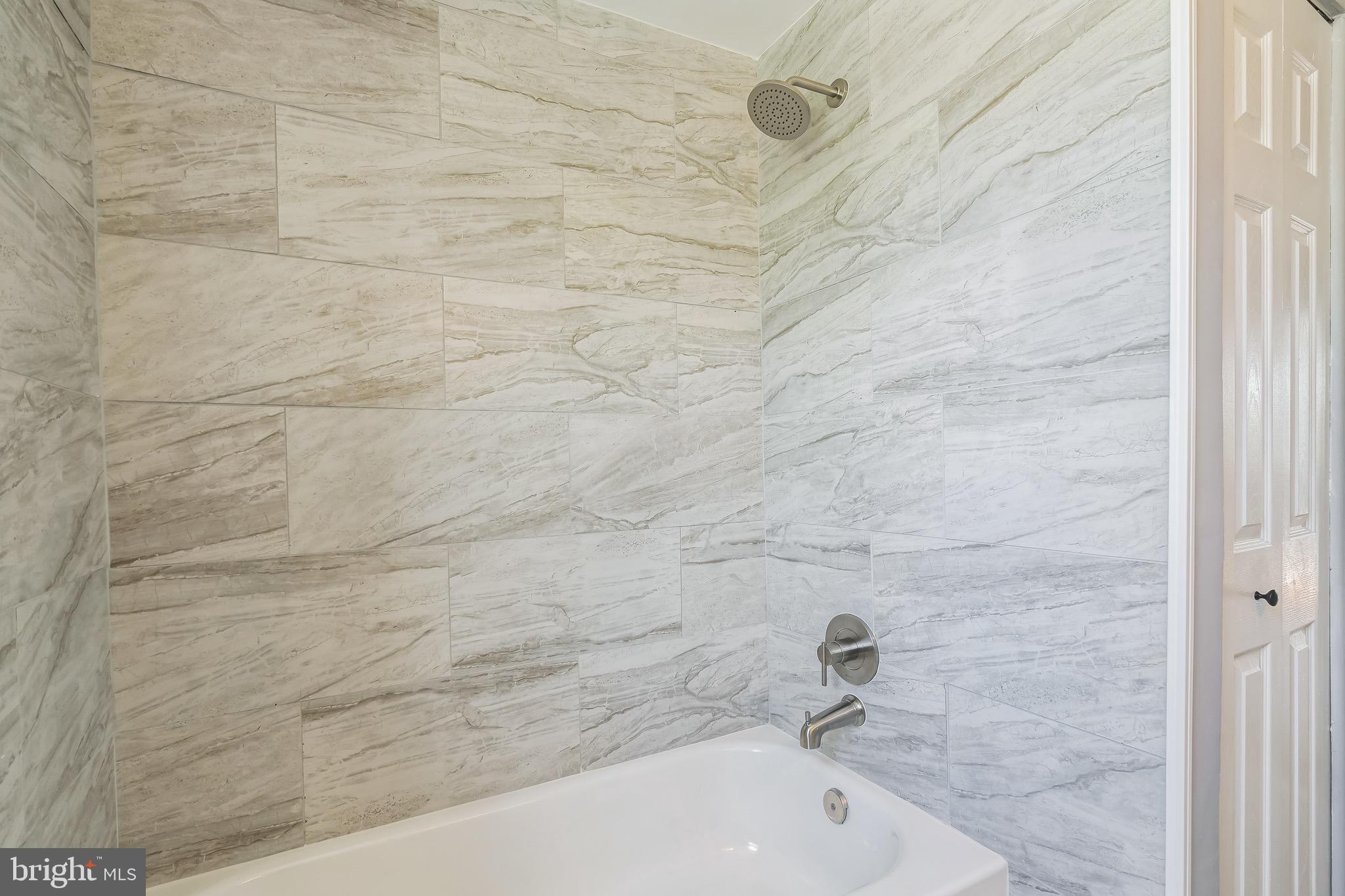 CEDONIA - Residential Lease