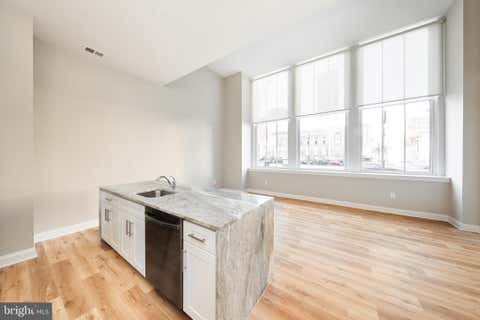 Condo For Rent - 2121 Market Street #103<br/> Philadelphia County, PHILADELPHIA, PA 19103