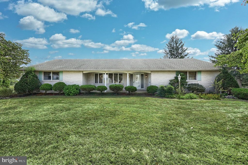 Photo of 640 E Canal Road, YORK, PA 17404 (MLS # PAYK2090350)