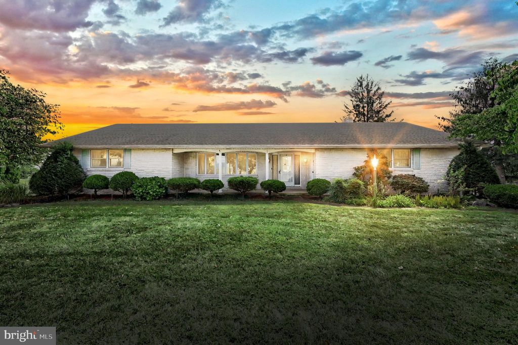 Photo of 640 E Canal Road, YORK, PA 17404 (MLS # PAYK2090350)