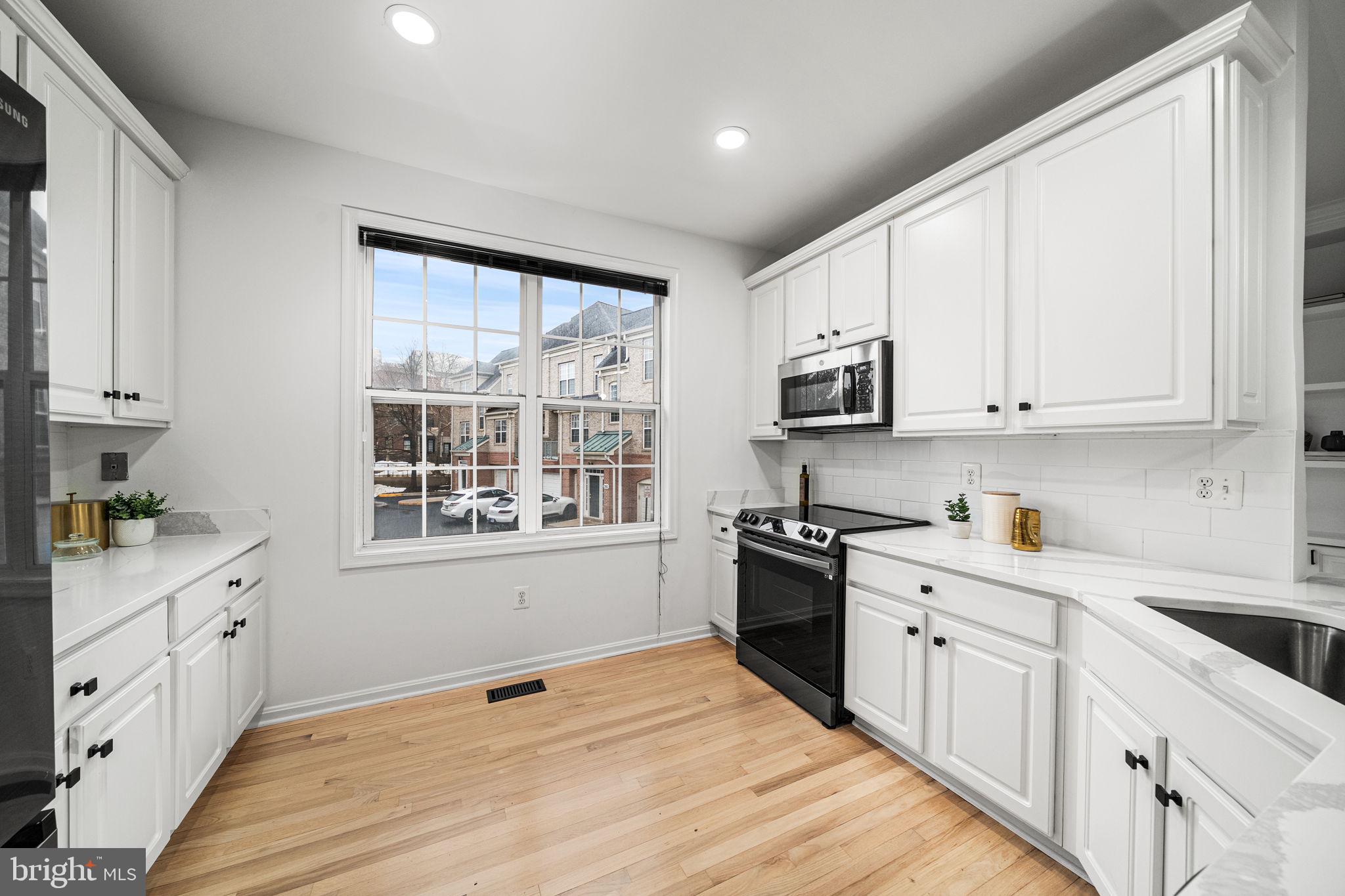 MADISON PARK AT WEST MARKET - Residential