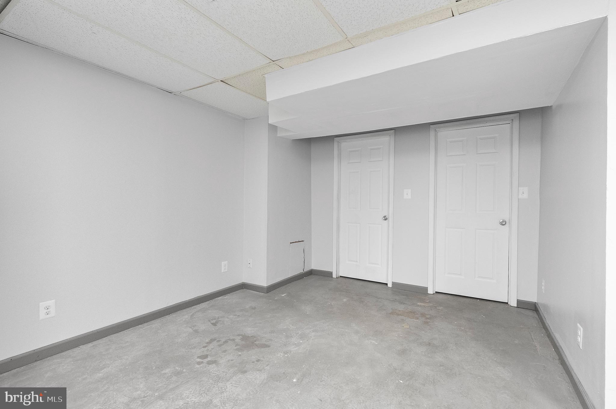 HARFORD SQUARE - Residential Lease