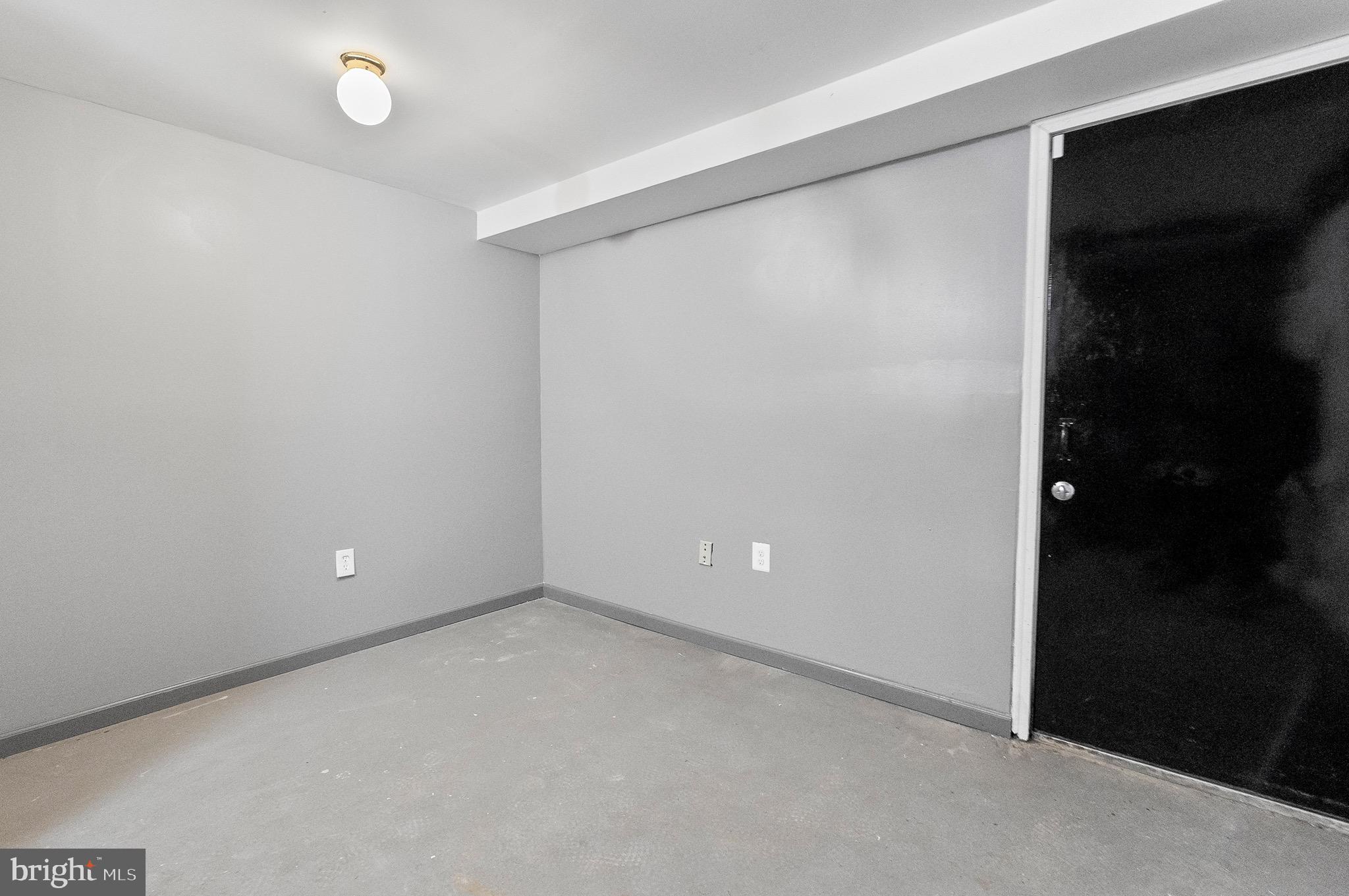 HARFORD SQUARE - Residential Lease