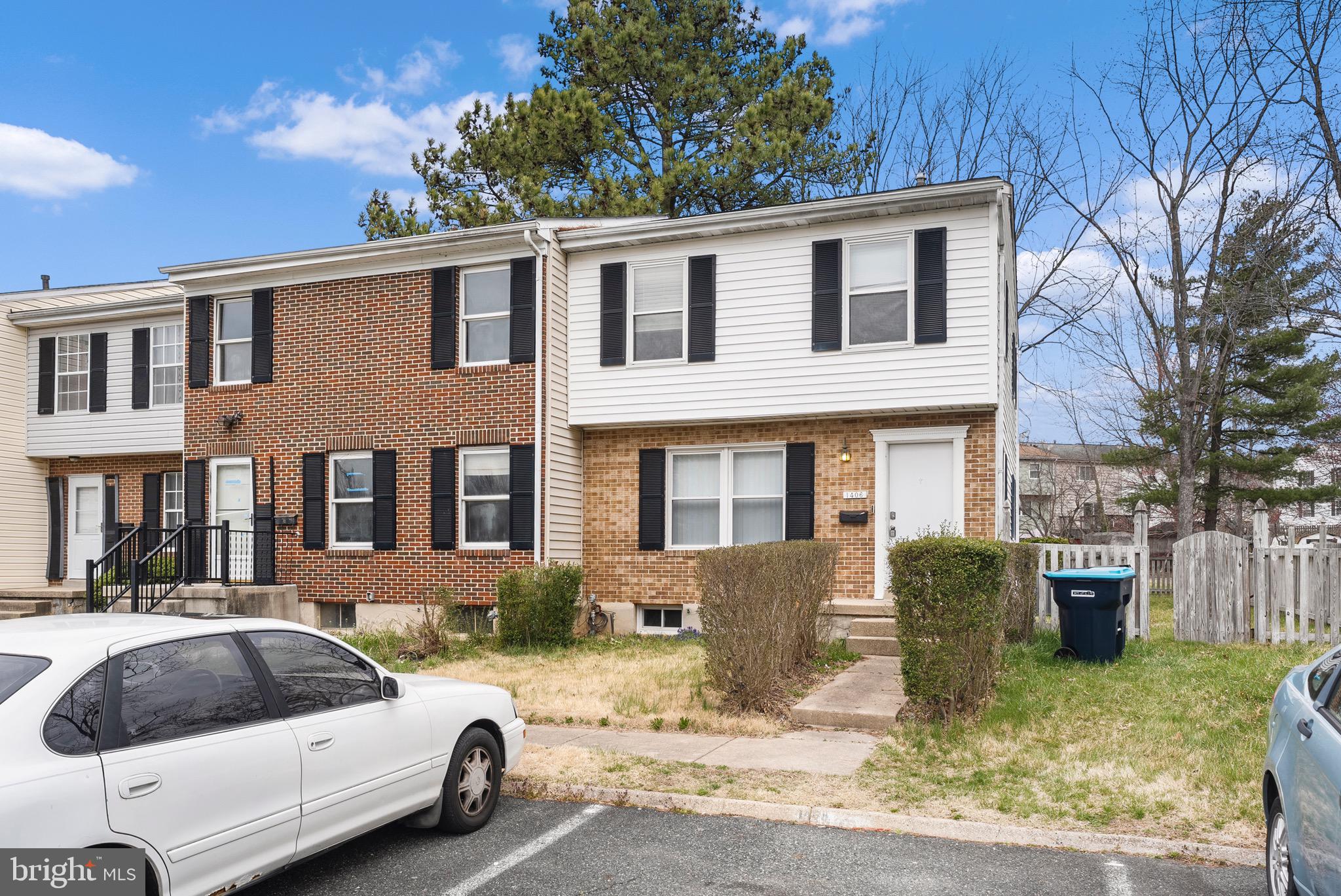 HARFORD SQUARE - Residential Lease