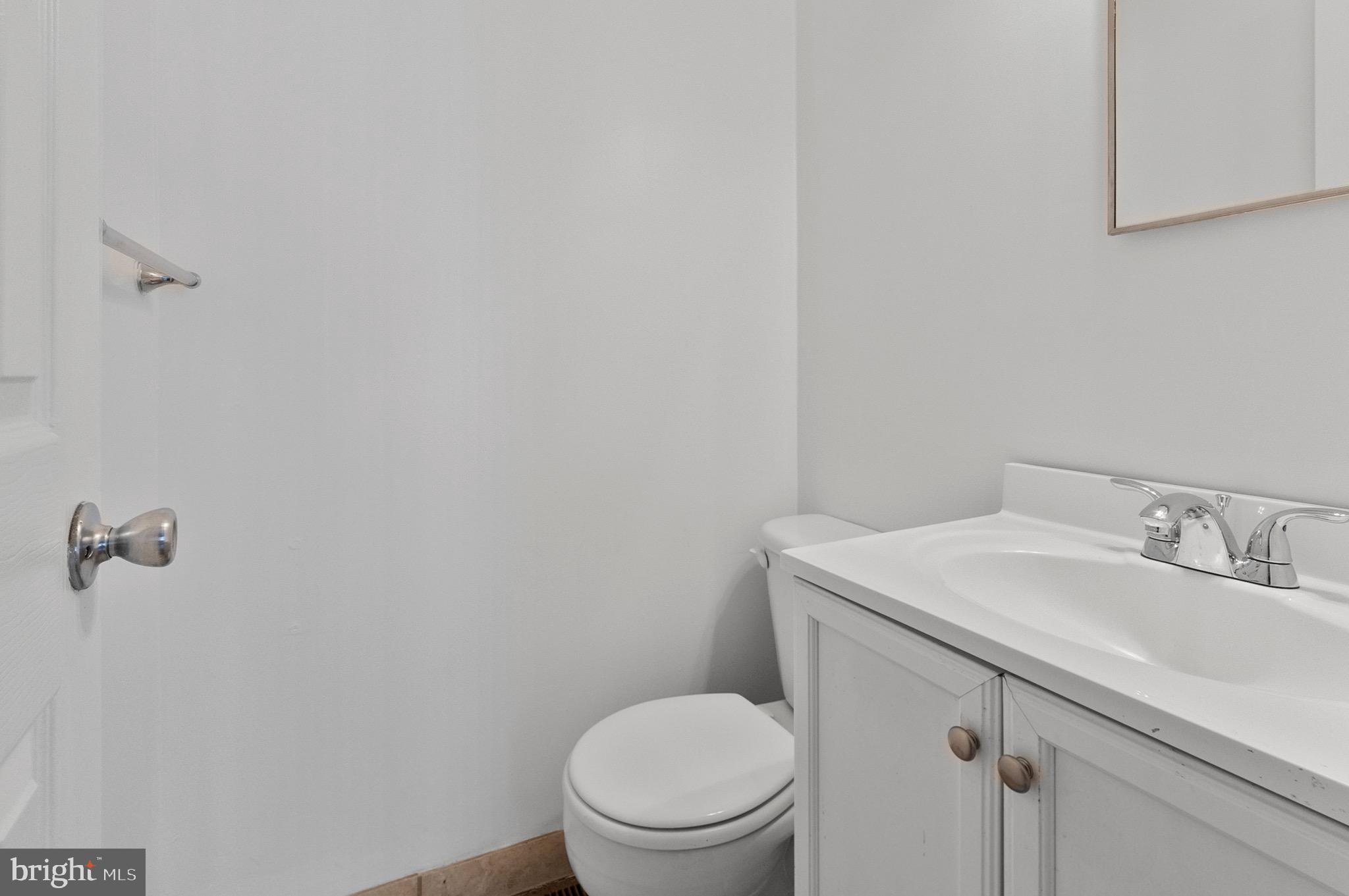 HARFORD SQUARE - Residential Lease