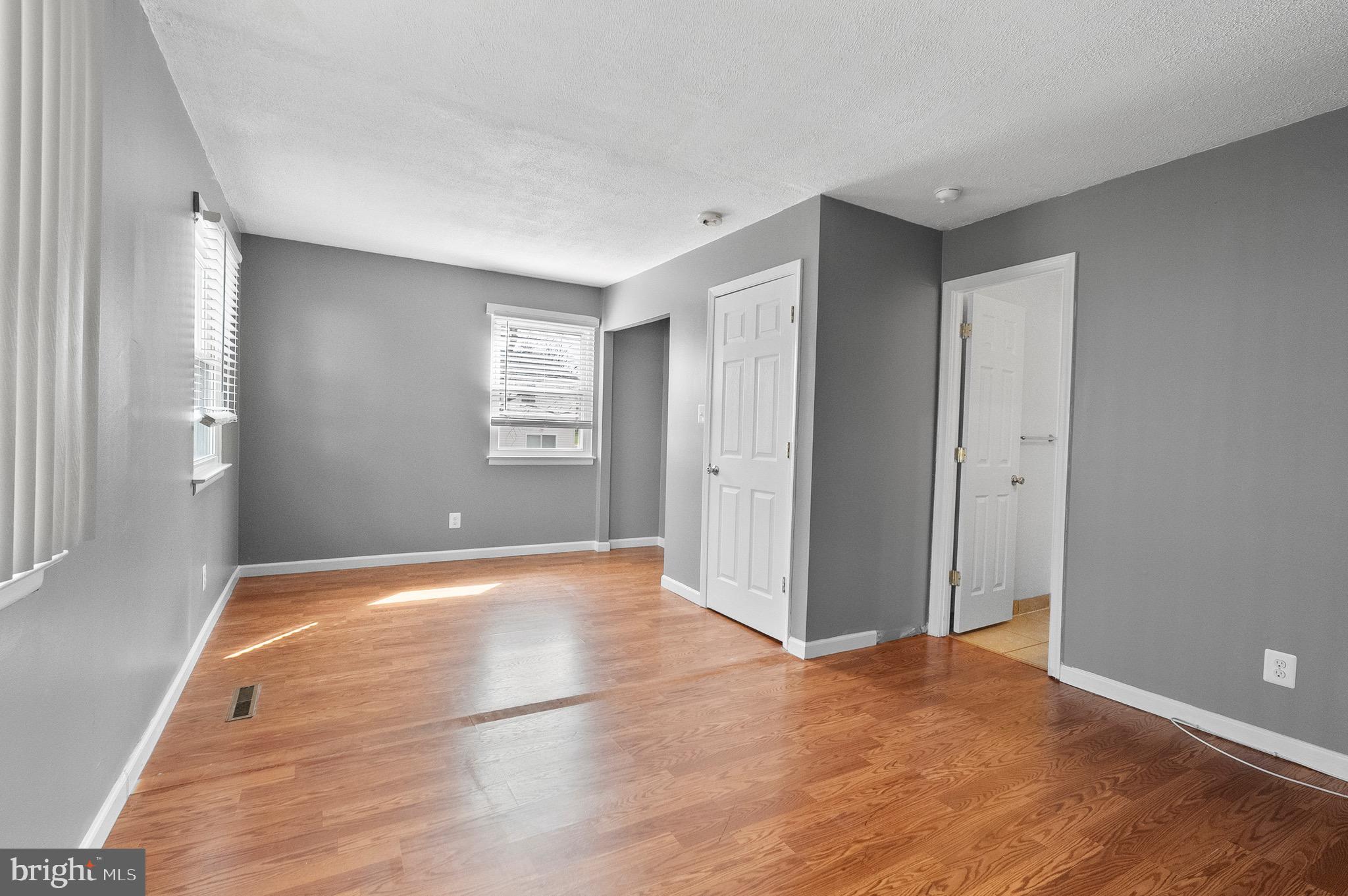 HARFORD SQUARE - Residential Lease