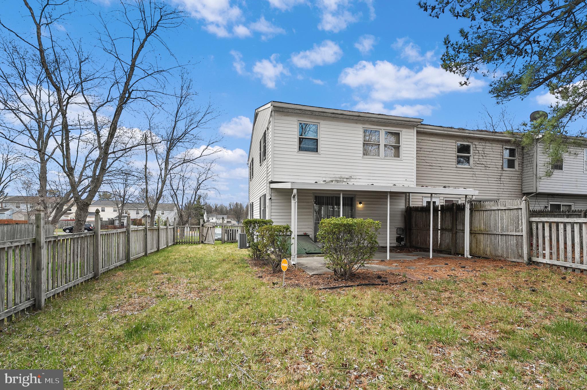 HARFORD SQUARE - Residential Lease