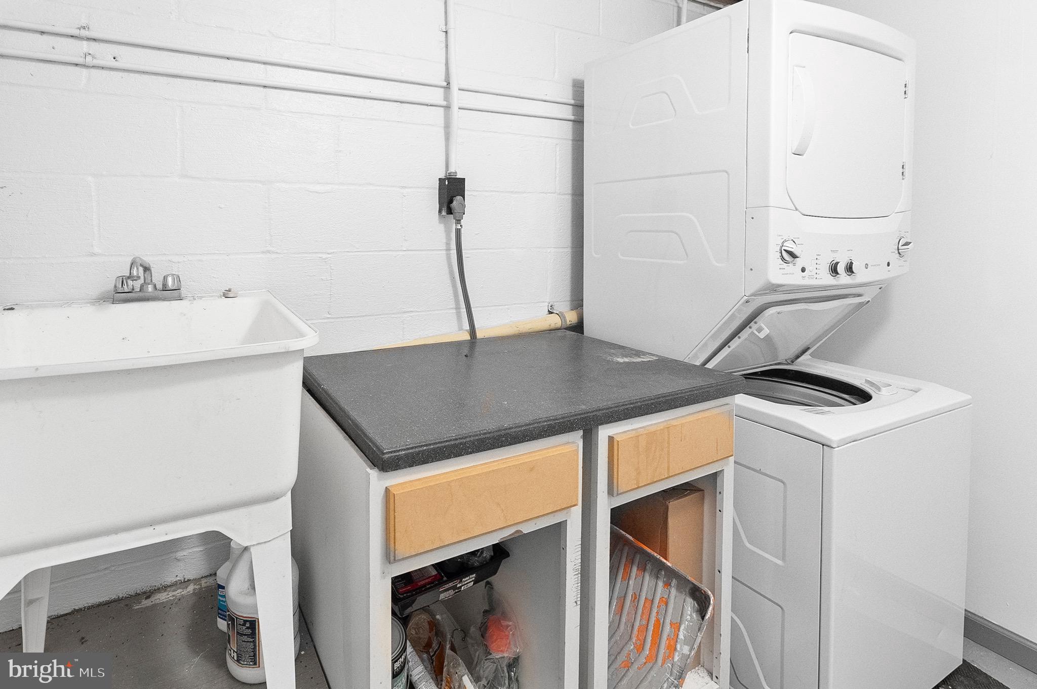 HARFORD SQUARE - Residential Lease