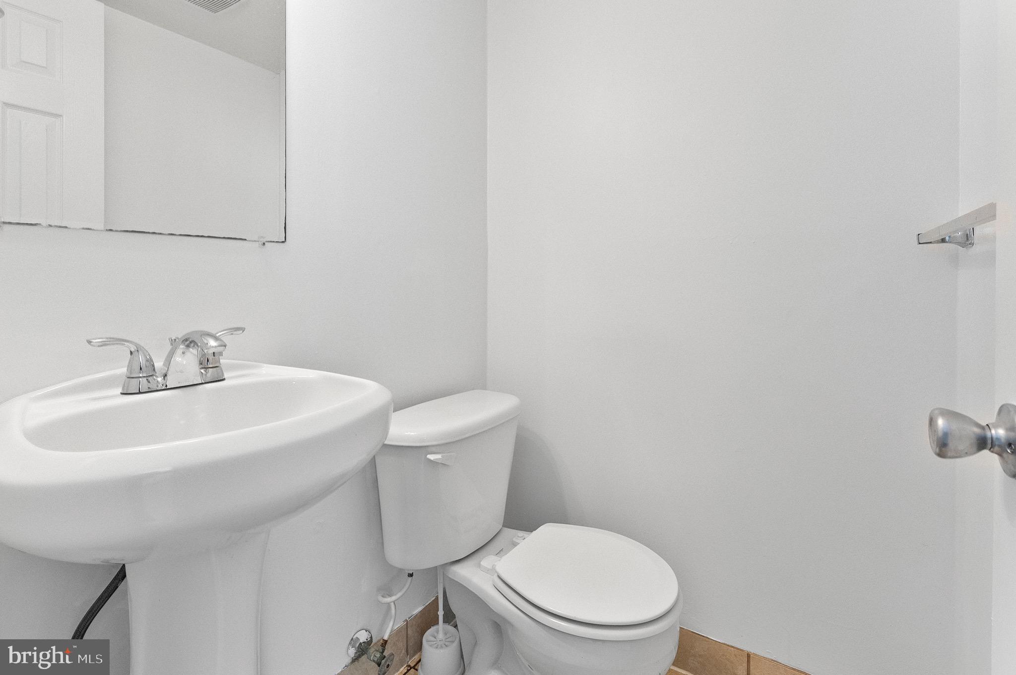 HARFORD SQUARE - Residential Lease