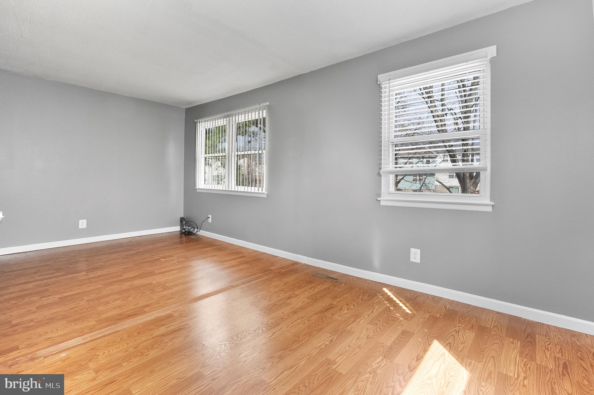 HARFORD SQUARE - Residential Lease