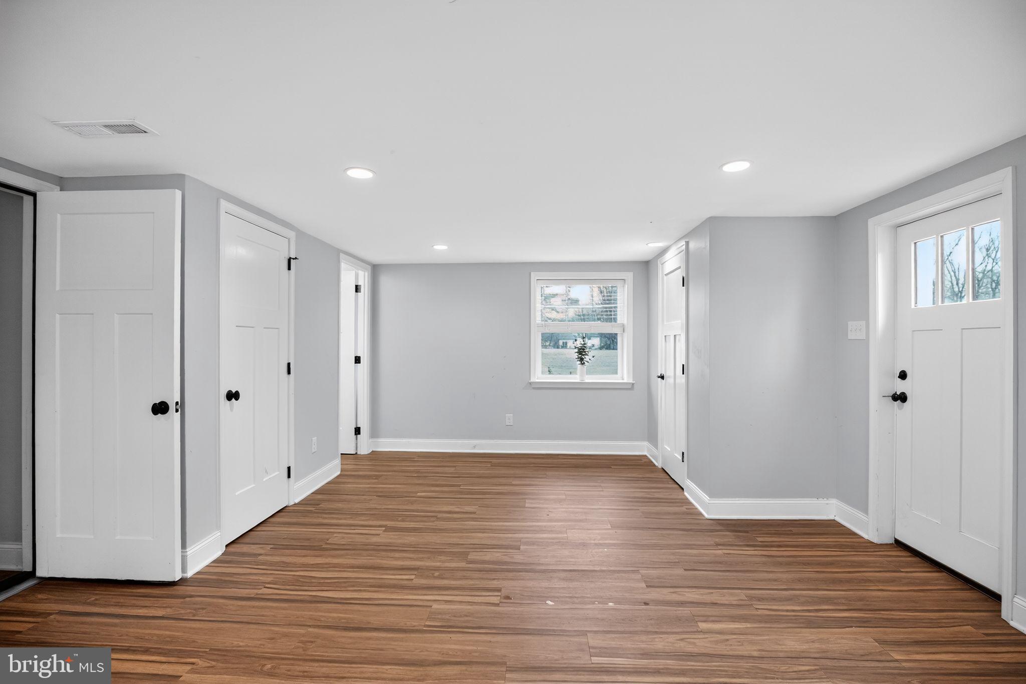 WILLISTOWN ACRES - Residential