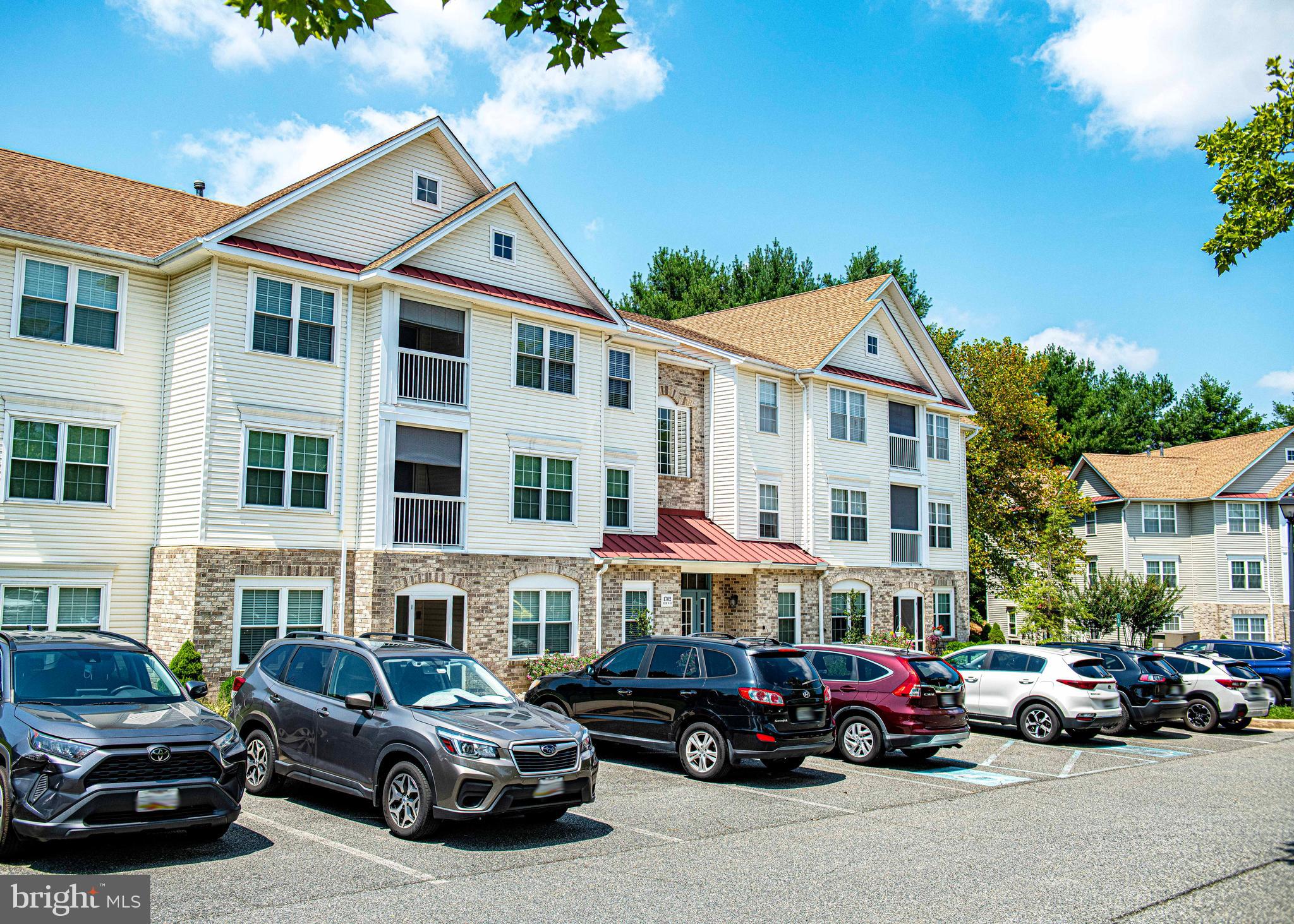 1702 RICH WAY 3A