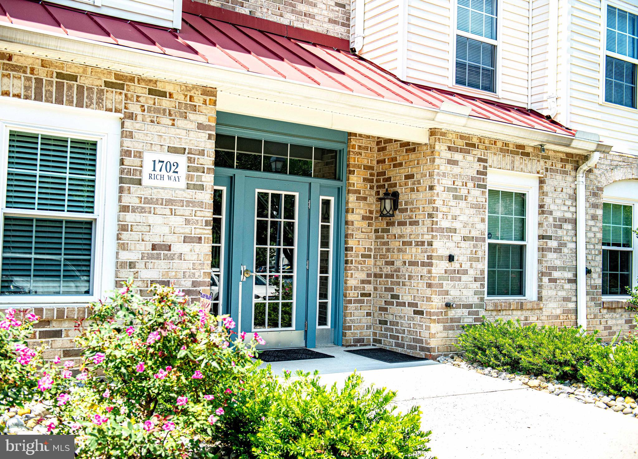1702 RICH WAY 3A