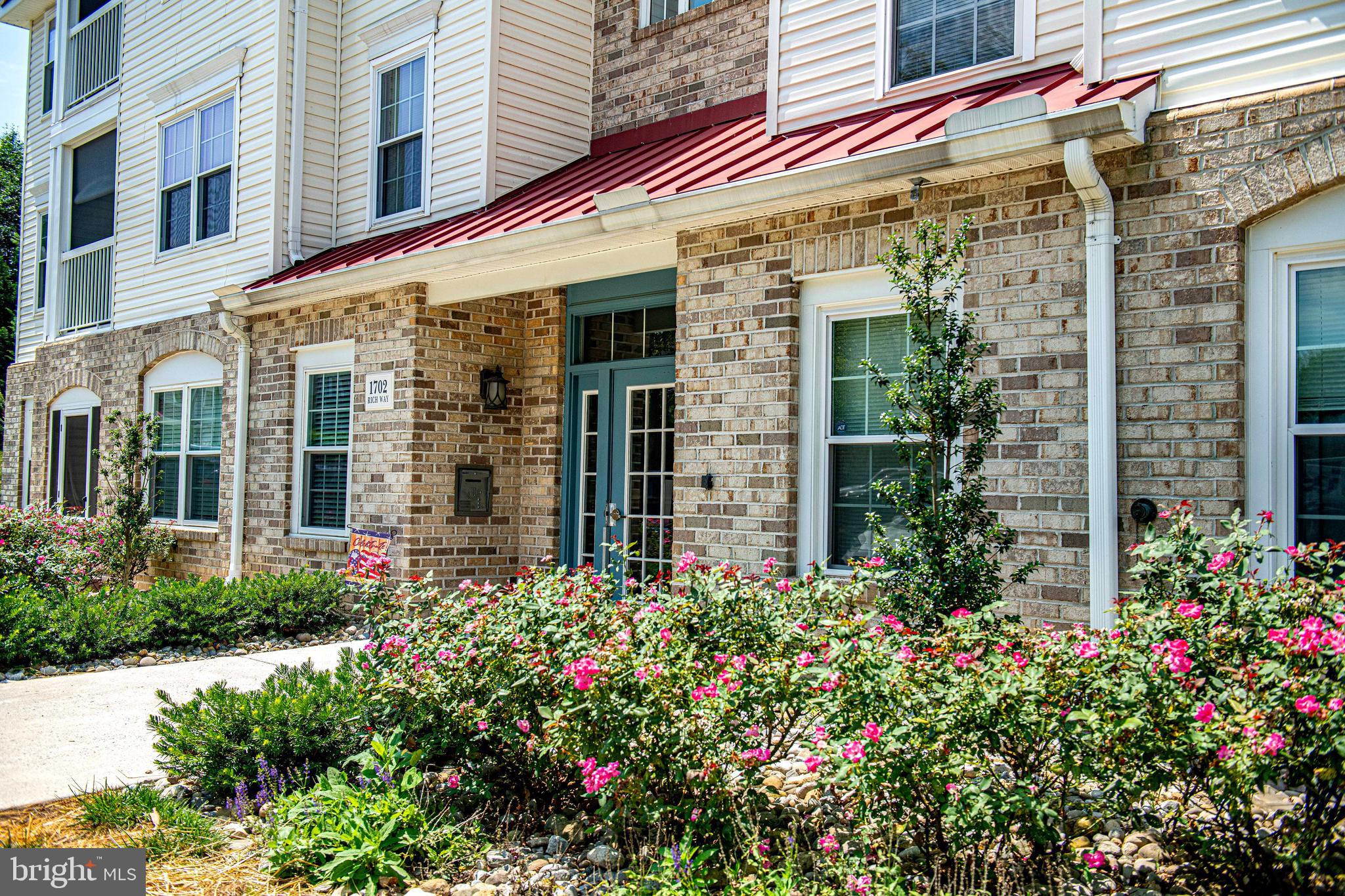 1702 RICH WAY 3A