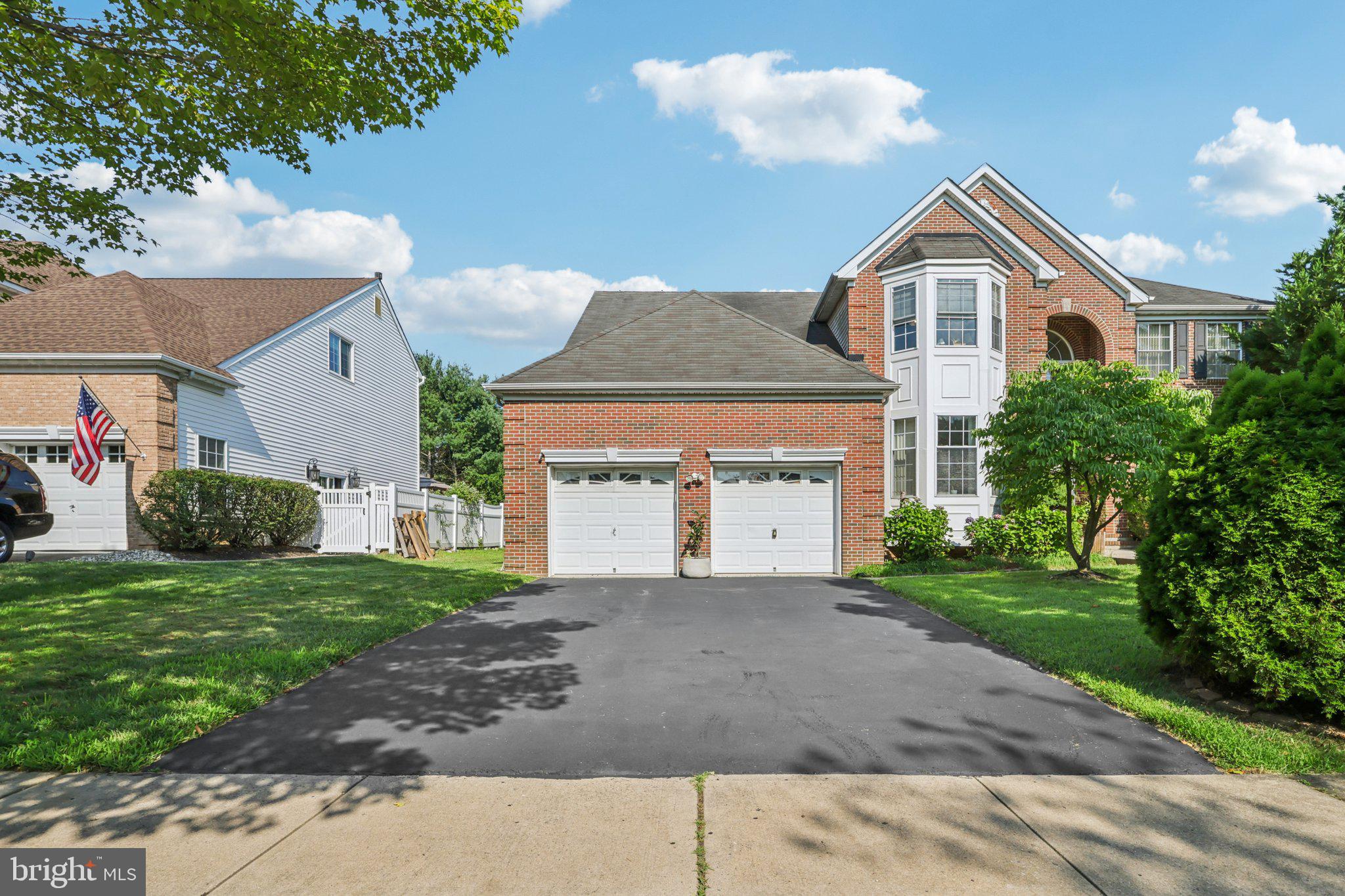 2 CARRIAGE COURT