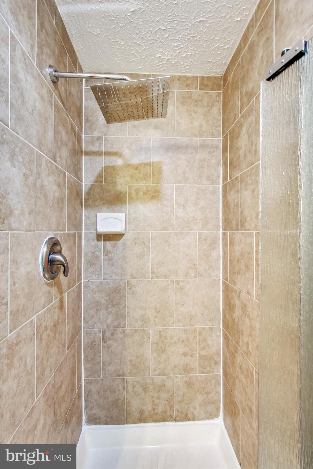 PARK OVERLOOK - Residential Lease