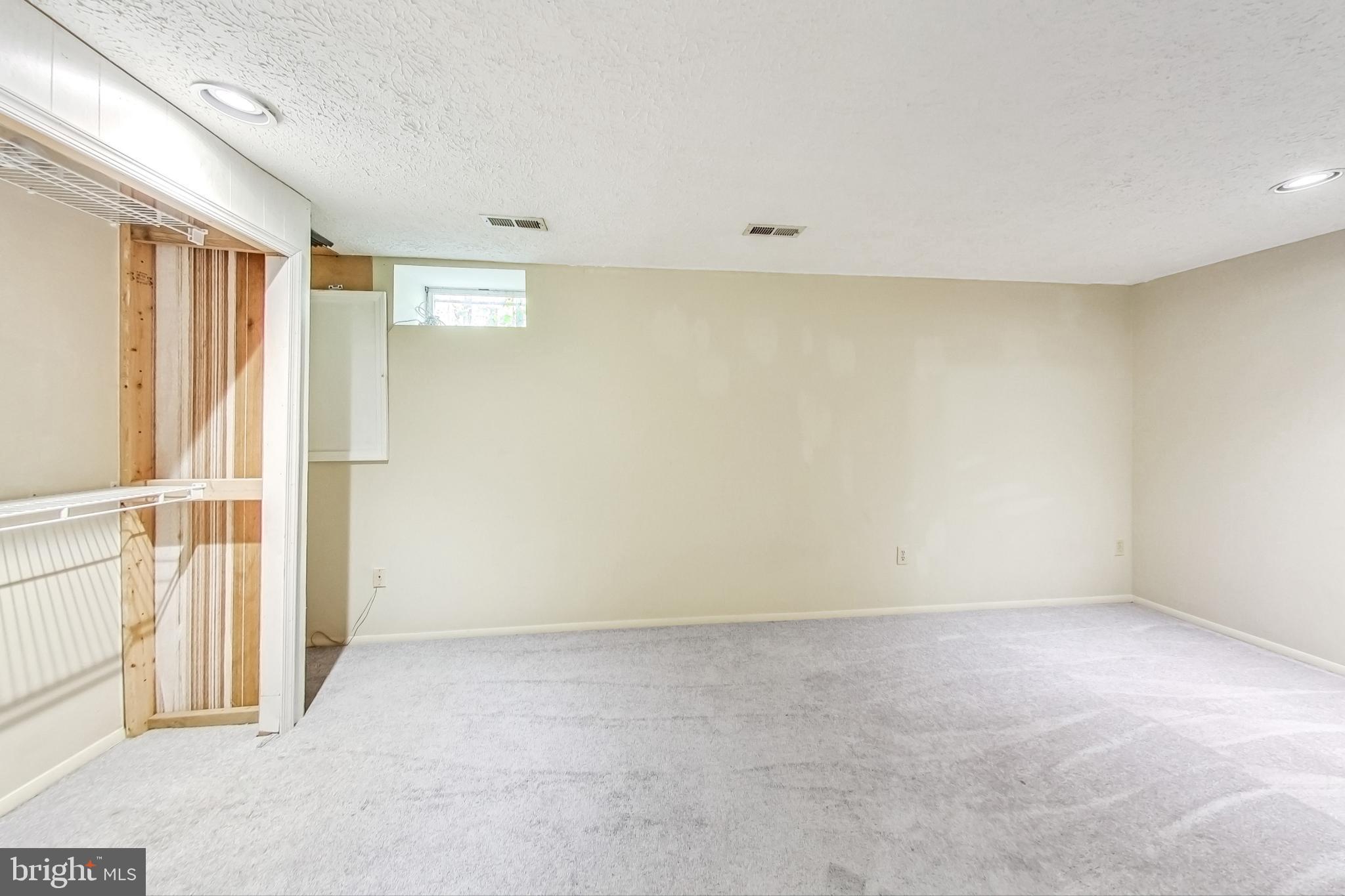 PARK OVERLOOK - Residential Lease