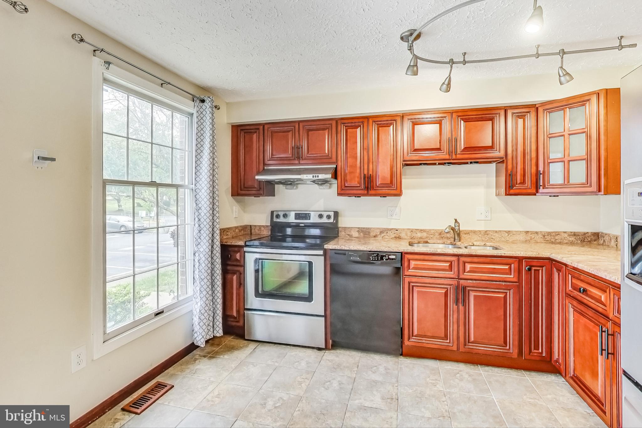 PARK OVERLOOK - Residential Lease